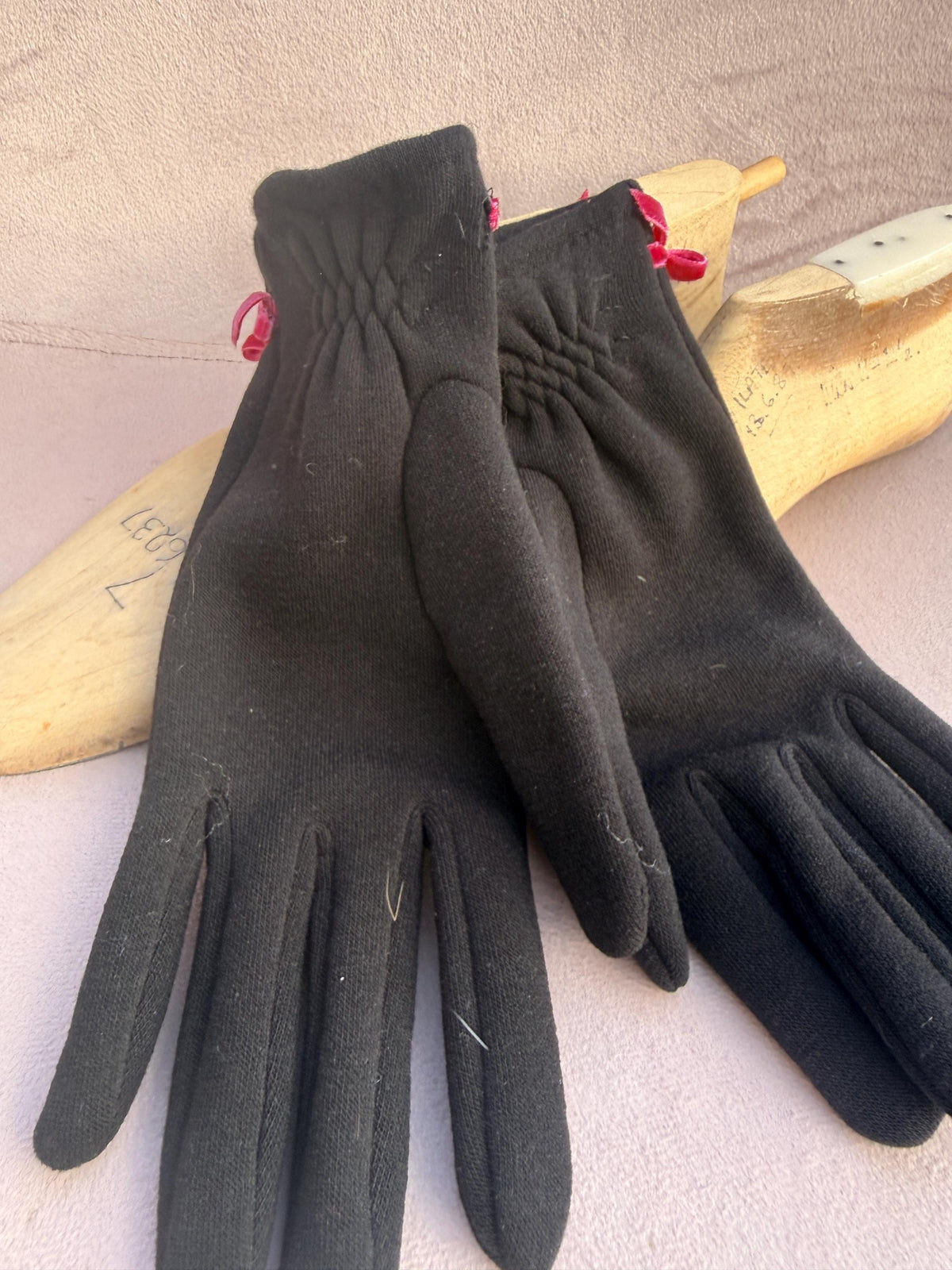Vintage Black Fabric Gloves with Pink Velvet Ribbon Bows – Short Occasion Accessories