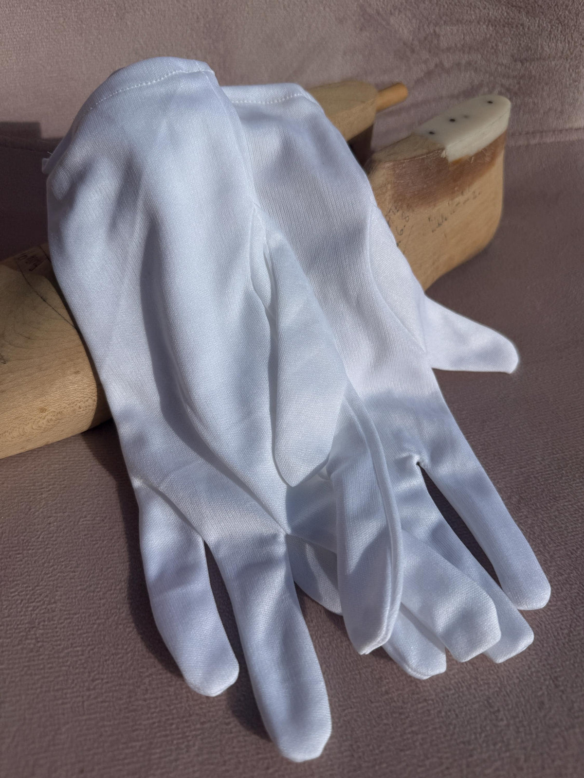 Vintage White Silky Nylon Fabric Gloves – Plain Short Bridal Evening Accessories