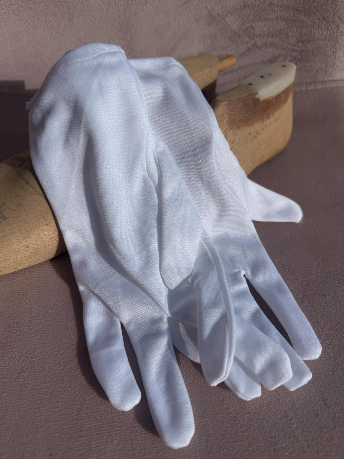 Vintage White Silky Nylon Fabric Gloves – Plain Short Bridal Evening Accessories
