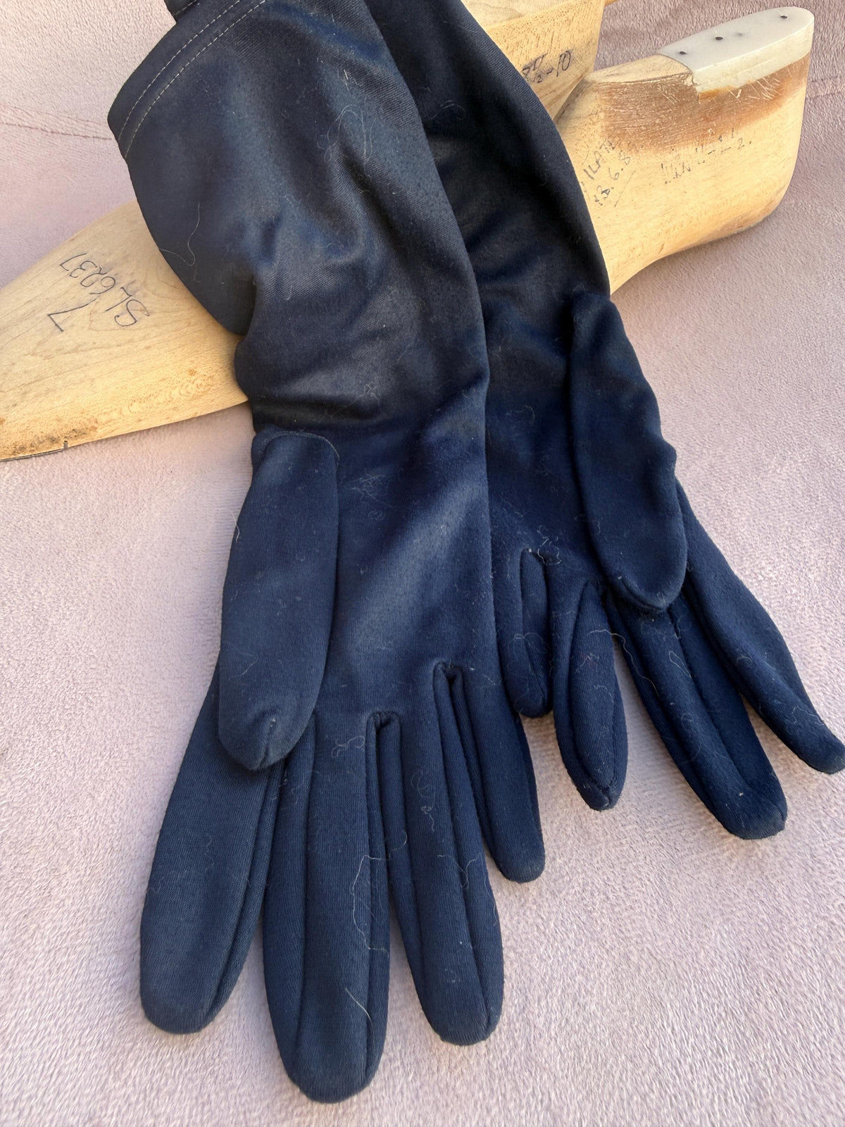 Vintage Navy Blue Ruched Fabric Gloves – Gathered Cuffs, Mid Length Evening Accessories