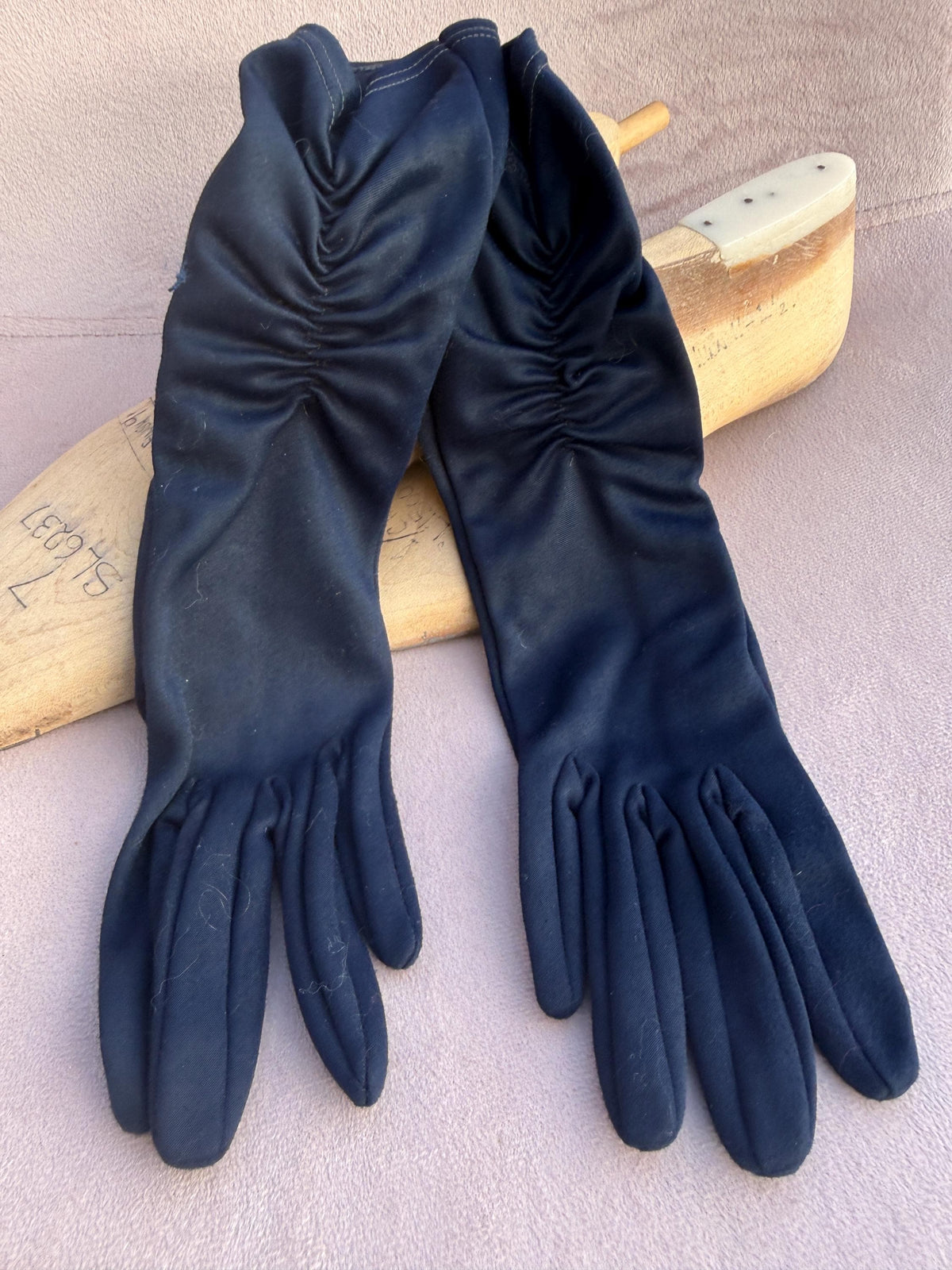 Vintage Navy Blue Ruched Fabric Gloves – Gathered Cuffs, Mid Length Evening Accessories