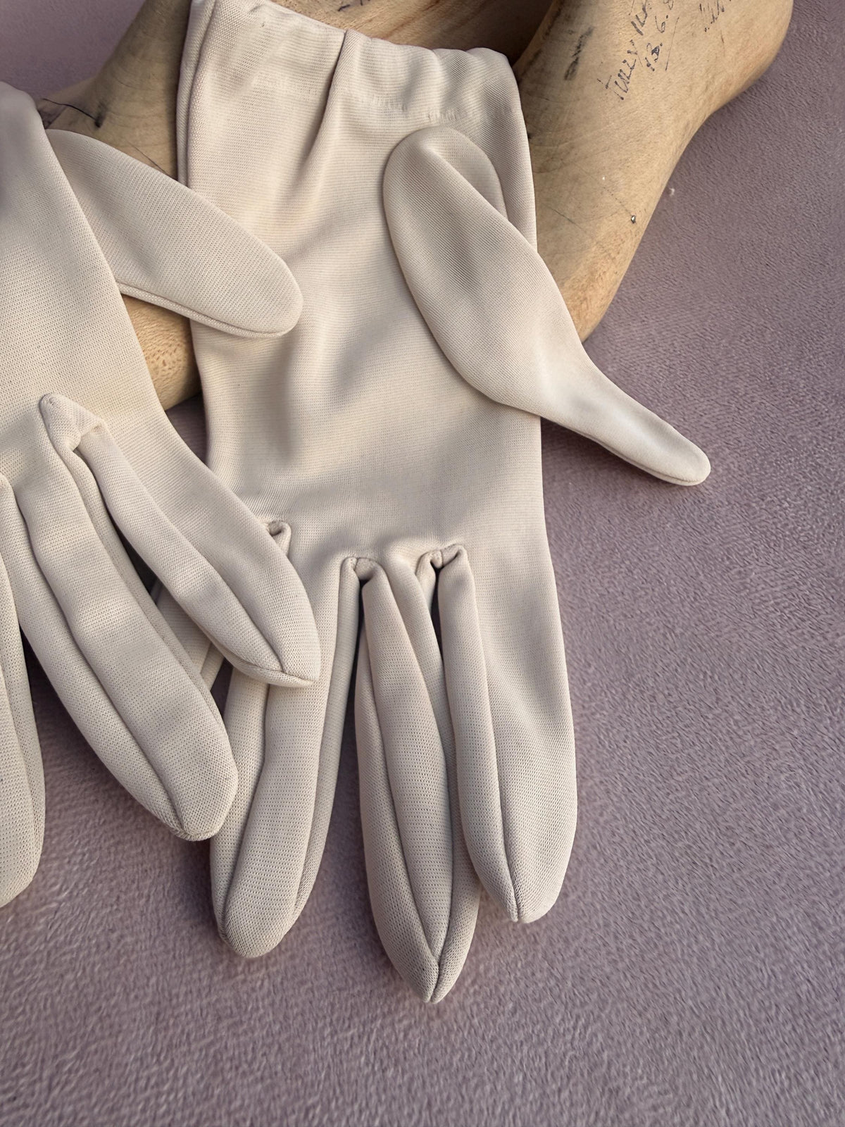 Vintage Cream Fabric Gloves – Classic Short Bridal Wedding Occasion Accessories