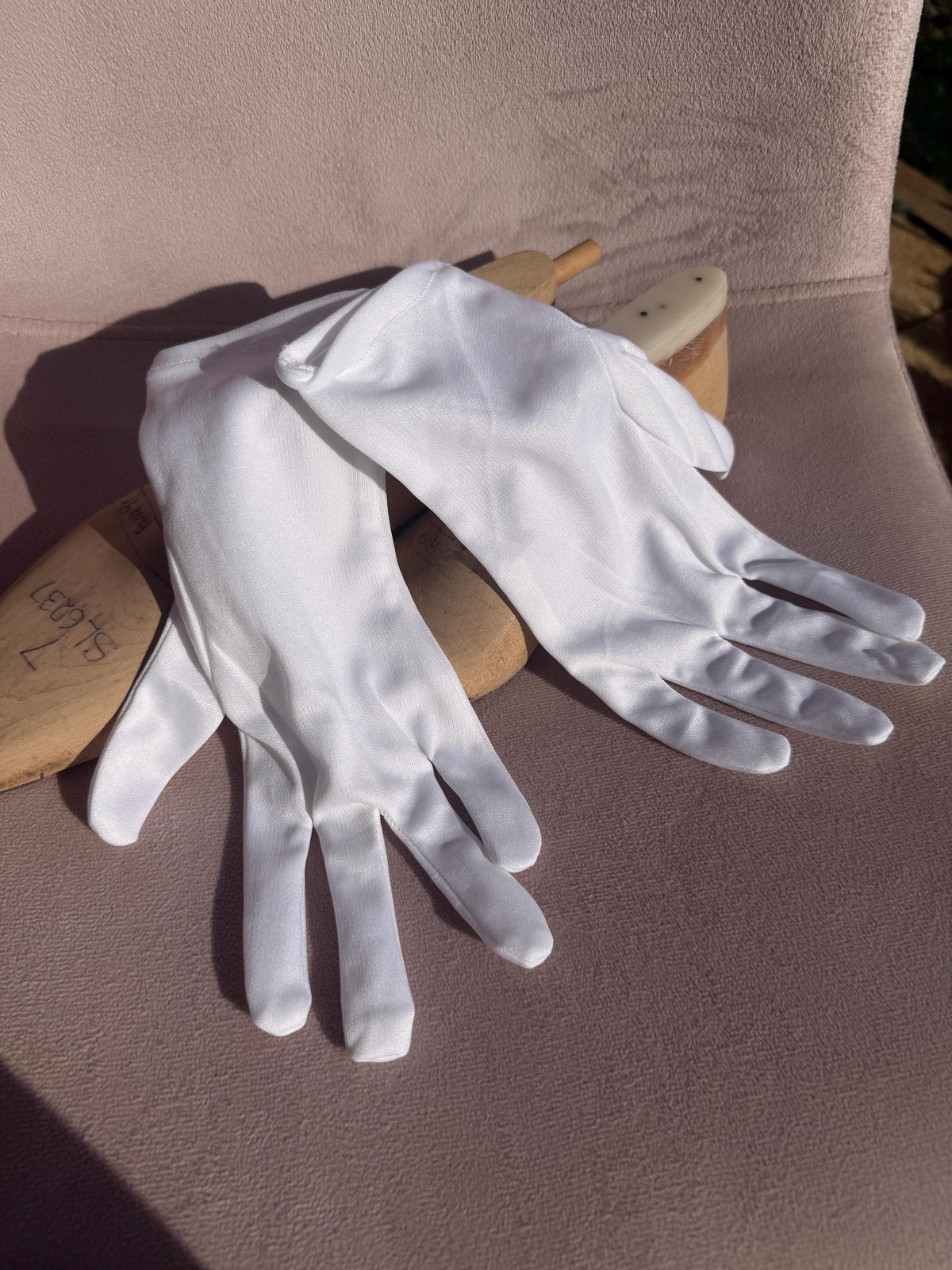 Vintage White Silky Nylon Fabric Gloves – Plain Short Bridal Evening Accessories