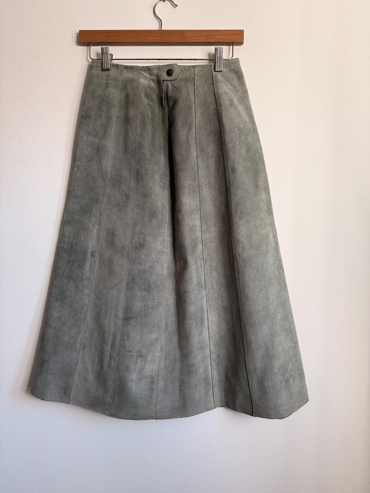 1970s Sage Green Suede Skirt – Vintage Panelled A-Line Skirt