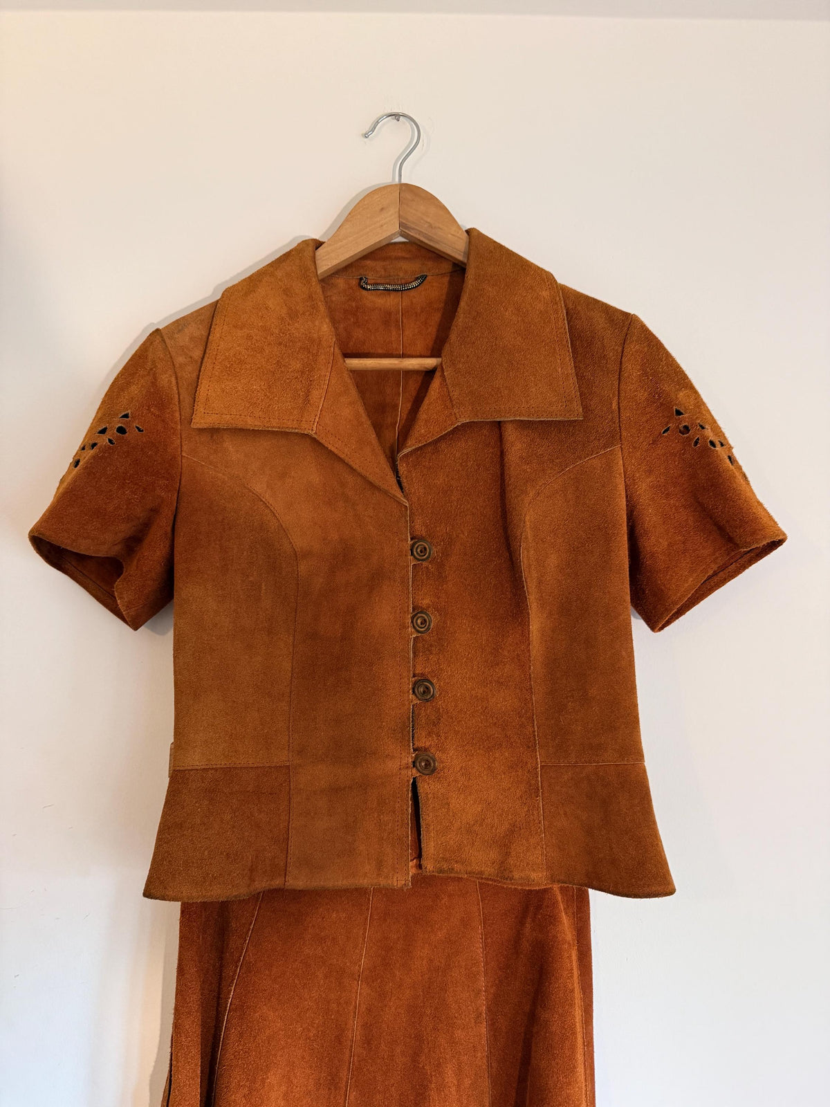 Vintage 1970s Tan Suede Skirt Suit Cutwork Short Sleeve Jacket Flared Panelled Two Piece Rust Leather Co Ord, Boho Western Autumn Outfit