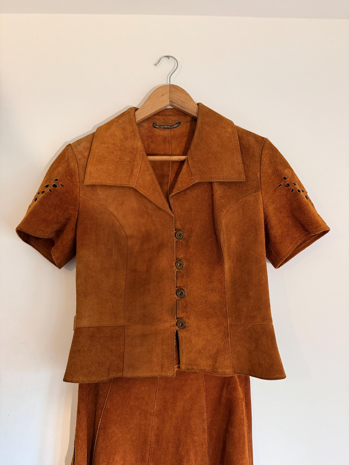 Vintage 1970s Tan Suede Skirt Suit Cutwork Short Sleeve Jacket Flared Panelled Two Piece Rust Leather Co Ord, Boho Western Autumn Outfit