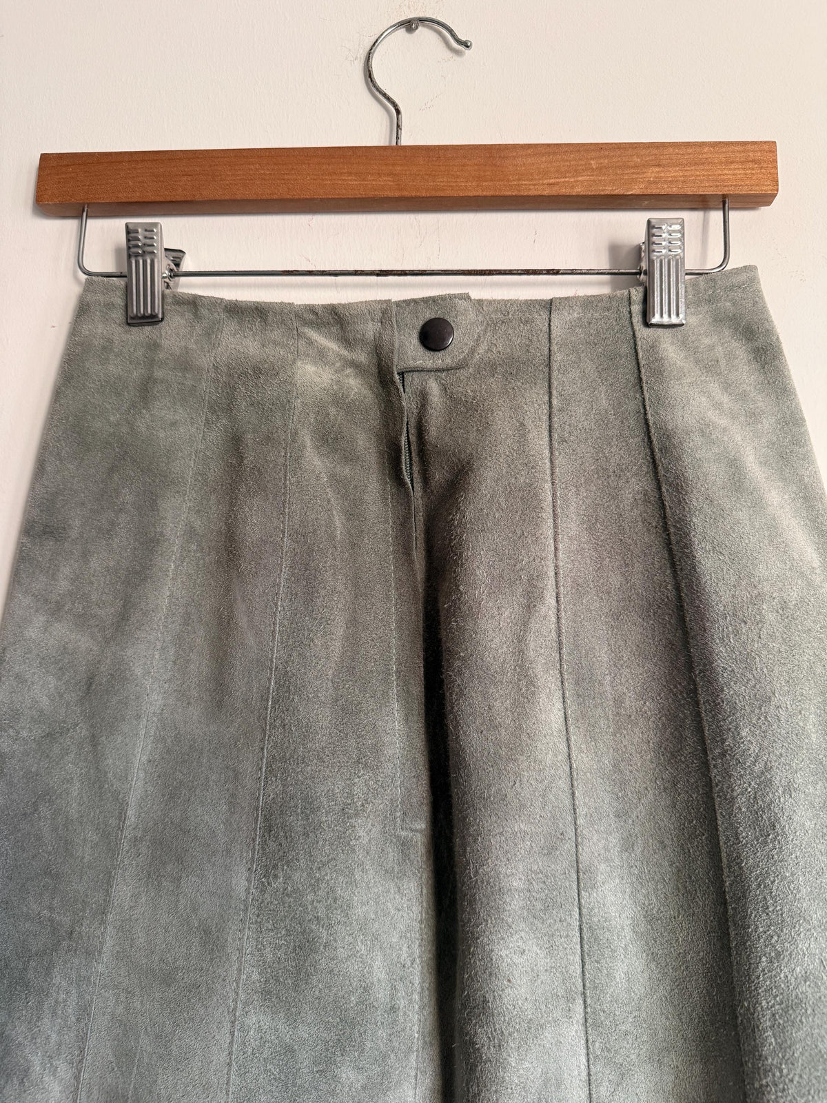 1970s Sage Green Suede Skirt – Vintage Panelled A-Line Skirt
