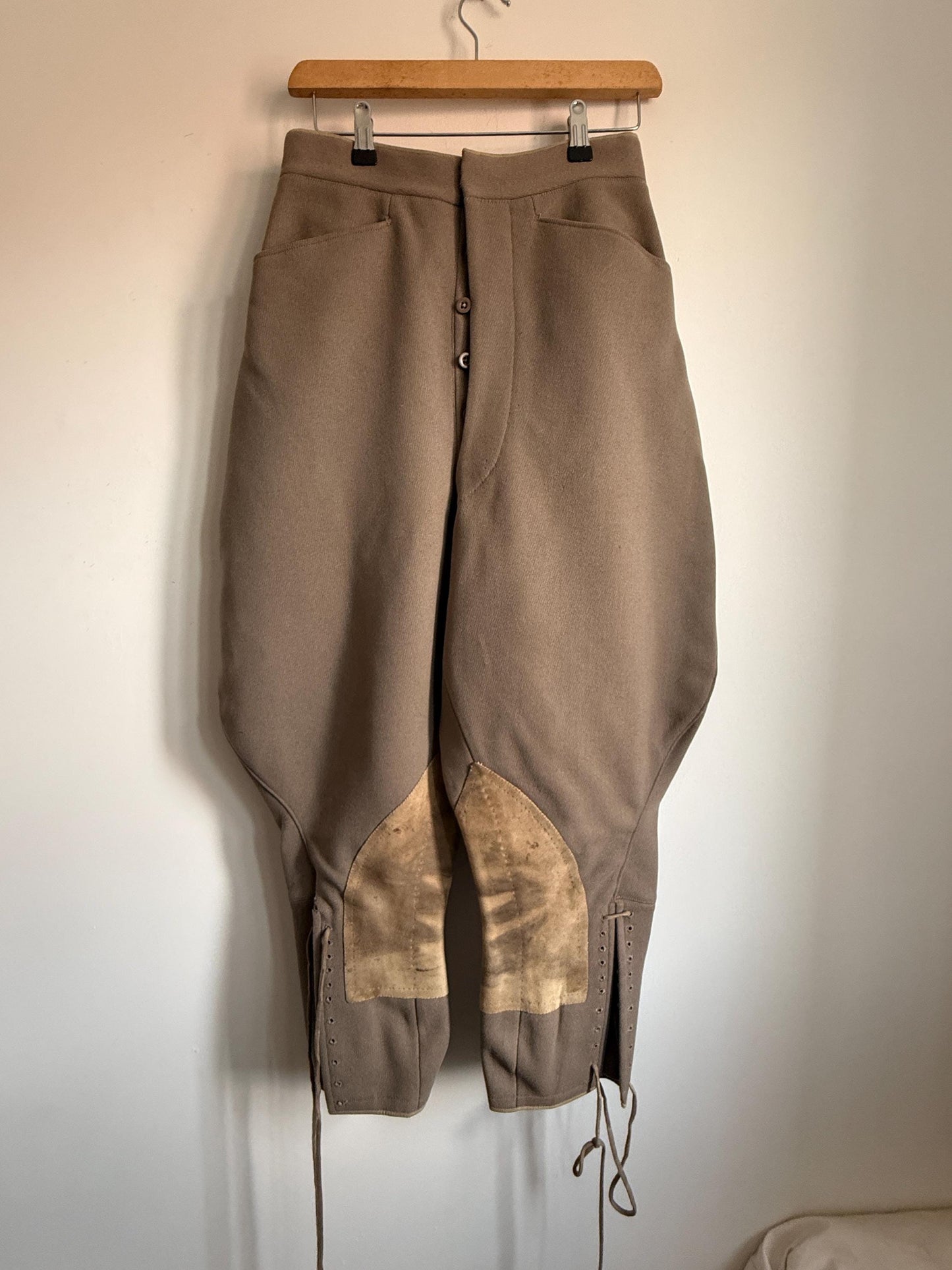 1920s 1930s Vintage Riding Breeches – Brown Wool Equestrian Jodhpurs with Suede Knee Patches – High Waist Button Fly