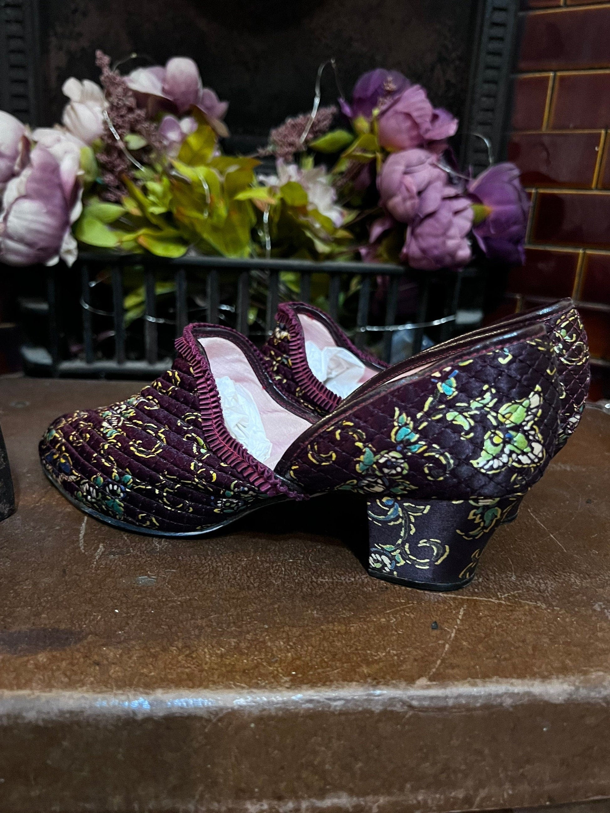 1930’s Vintage Slipper Shoes burgundy embroidered fabric ribbon edged Shoes UK 5 - Vintage slipper - Vintage Shoes, sandals 1930s Vintage
