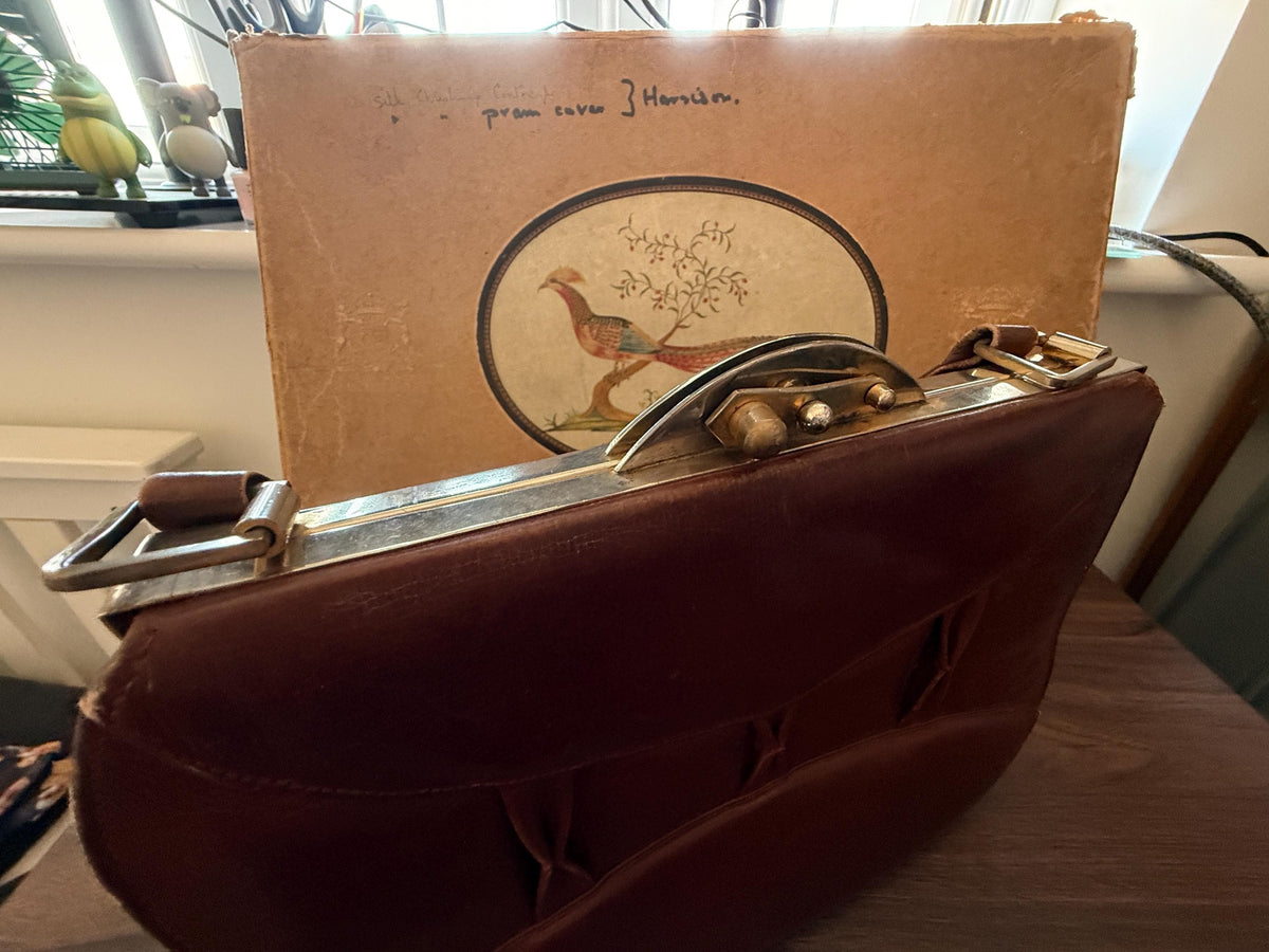 vintage red brown handbag brown ladies bag 1960s vintage bag, gold coloured clasp, 1960s leather handbag 60s brown bag, handbag