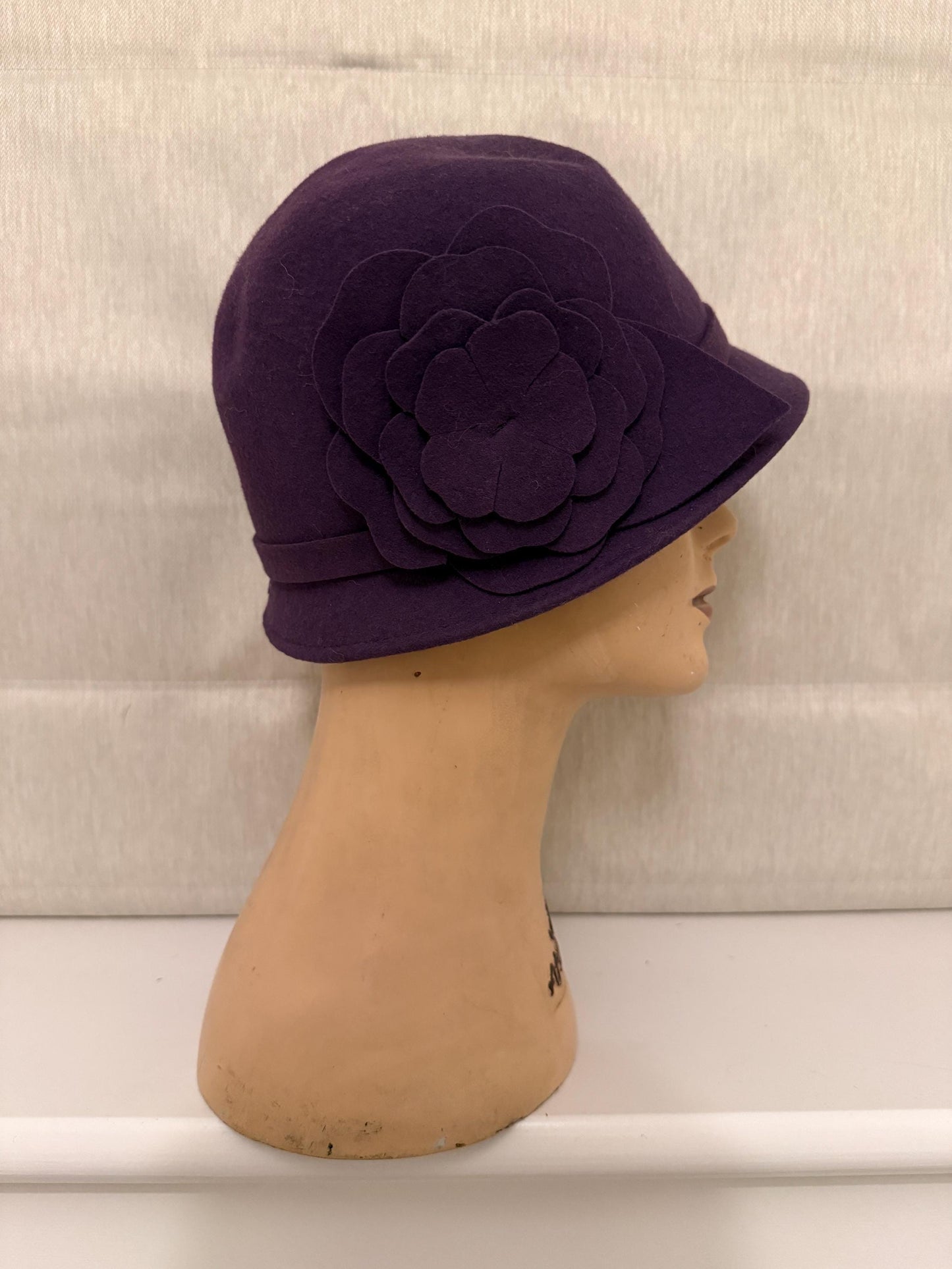 1930s Style Plum Felt Cloche Hat | Vintage Purple Wool Tilt Hat | Art Deco Cocktail Hat | 30s 40s Style Ladies Winter Hat