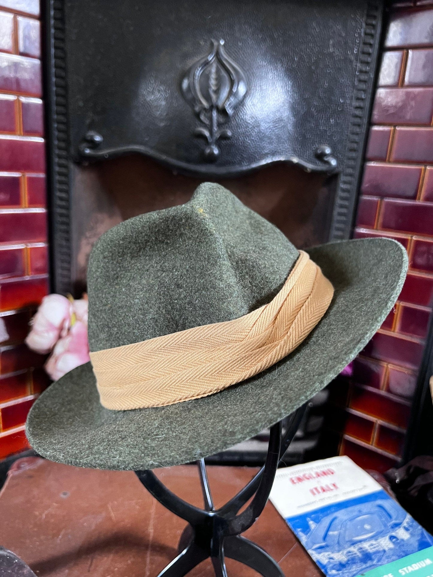 1940’s Vintage Felt Fedora Semi Wide Brim Green Grosgrain Ribbon Felt , Wartime Fashions , 1940’s Fedora Ladies Hat , 1940’s Hat , Fedora