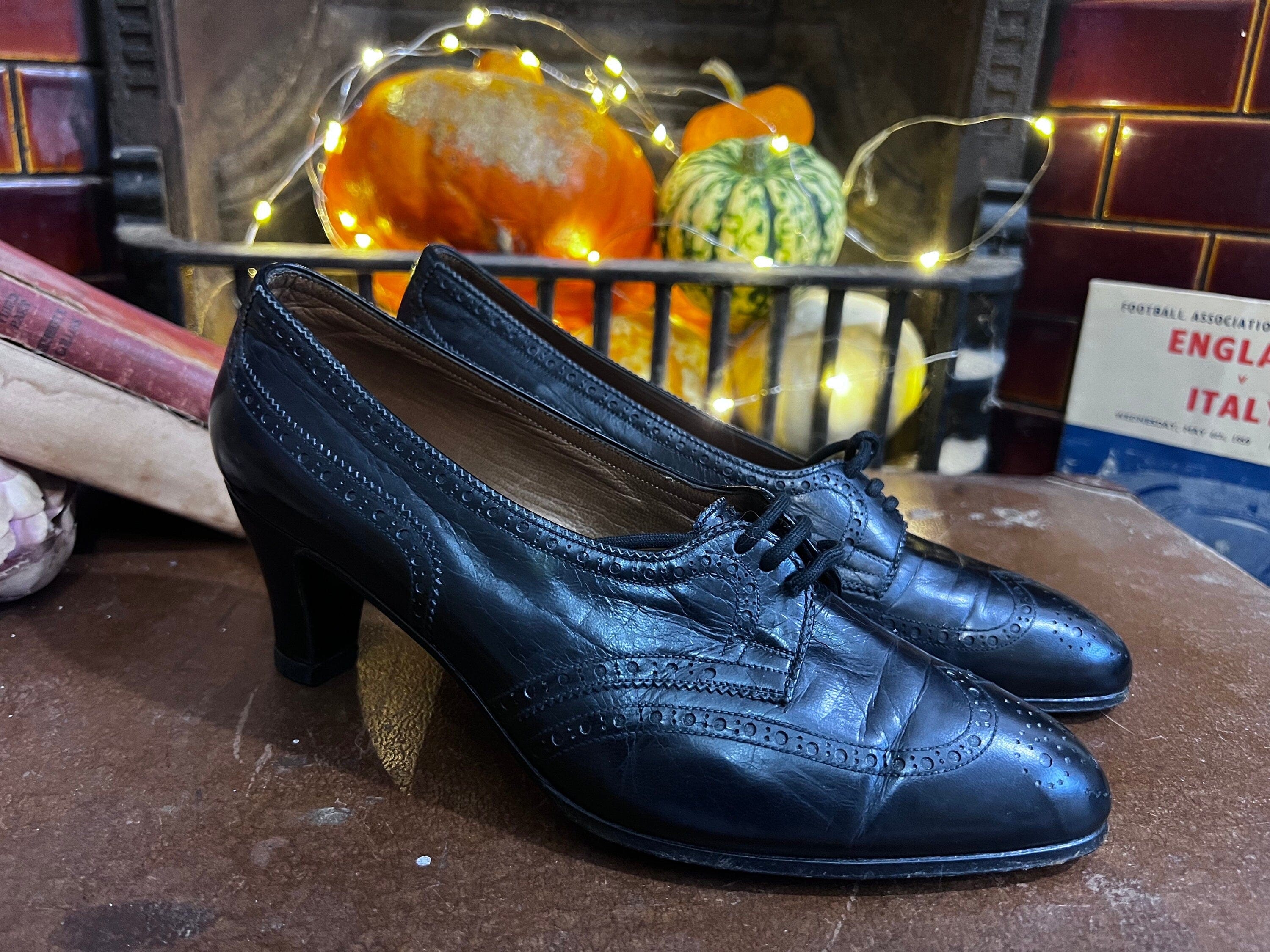 Leather sales heeled brogues