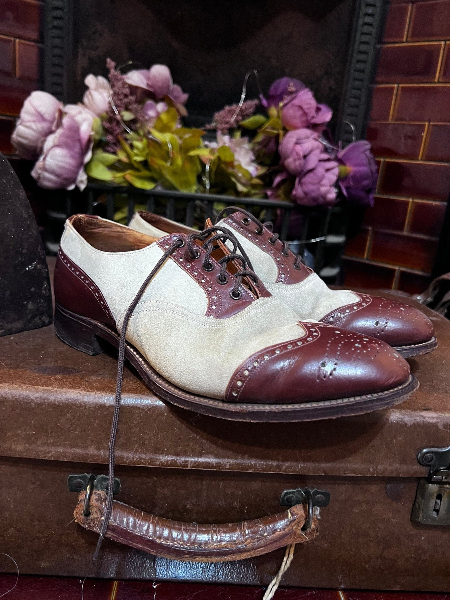 1940s 50s Vintage Shoes two tone Oxford Brown Vintage Lace up shoes Sh –  Pretty Vintage Boutique