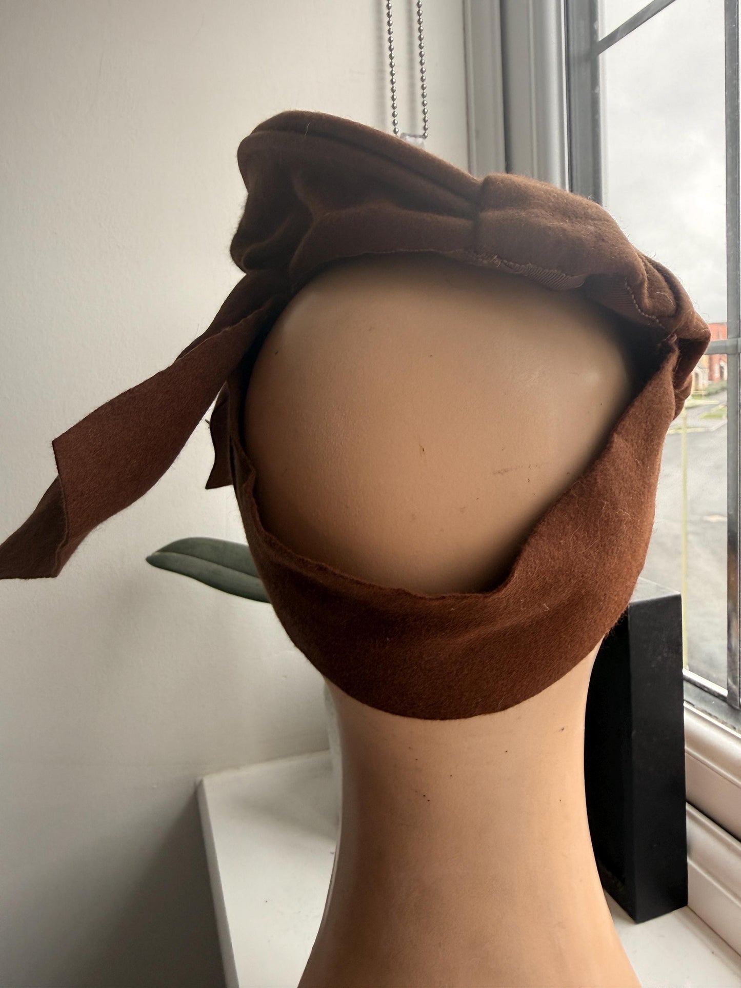 1940s Brown Felt Tilt Hat | Vintage Forties Sculpted Bow Hat | WWII Era Statement Cocktail Hat | Architectural Wool Felt