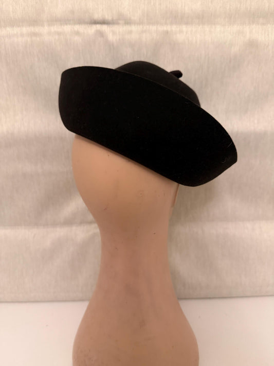 1940s Brown Wool Percher Hat | Vintage 40s Felt Cloche Beret | Classic Tilt Hat | WWII Era Style | Small Headpiece