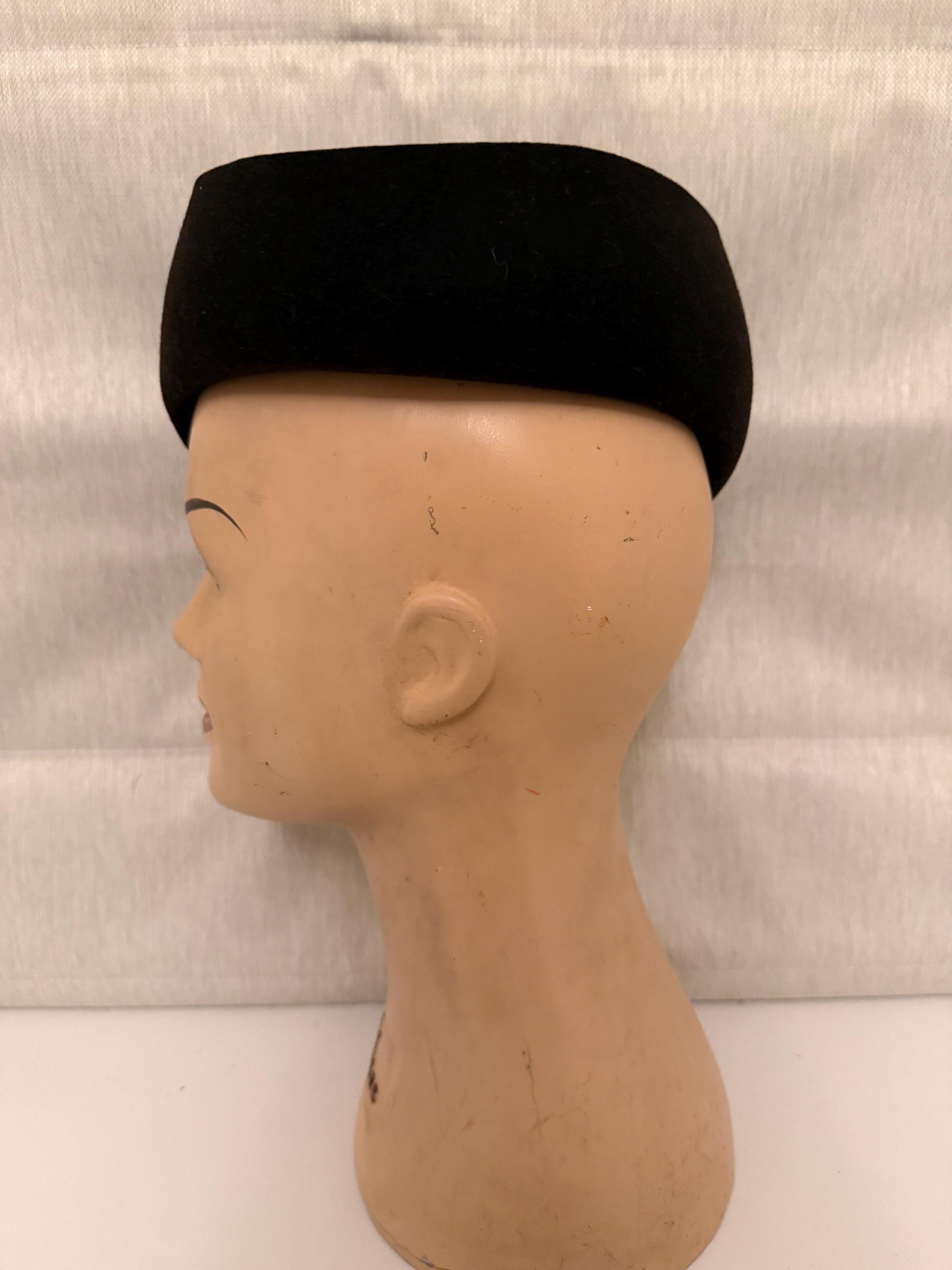 1940s Brown Wool Percher Hat | Vintage 40s Felt Cloche Beret | Classic Tilt Hat | WWII Era Style | Small Headpiece