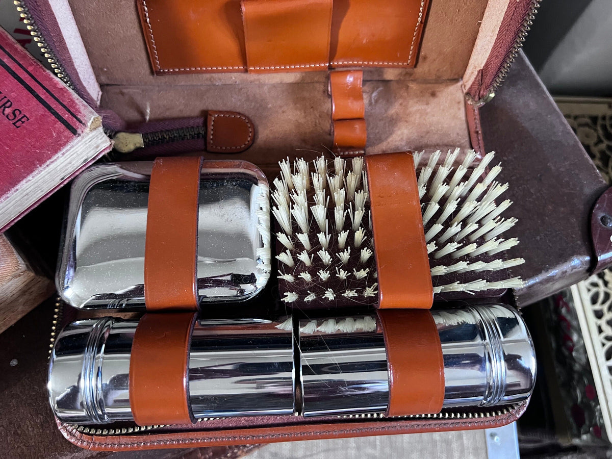 Gents Vintage Vanity Grooming Set, Leather Case, Vintage Travel, Gents Gift, Vintage Mens Grooming Set, Brush, Bottles, Containers, 1940s
