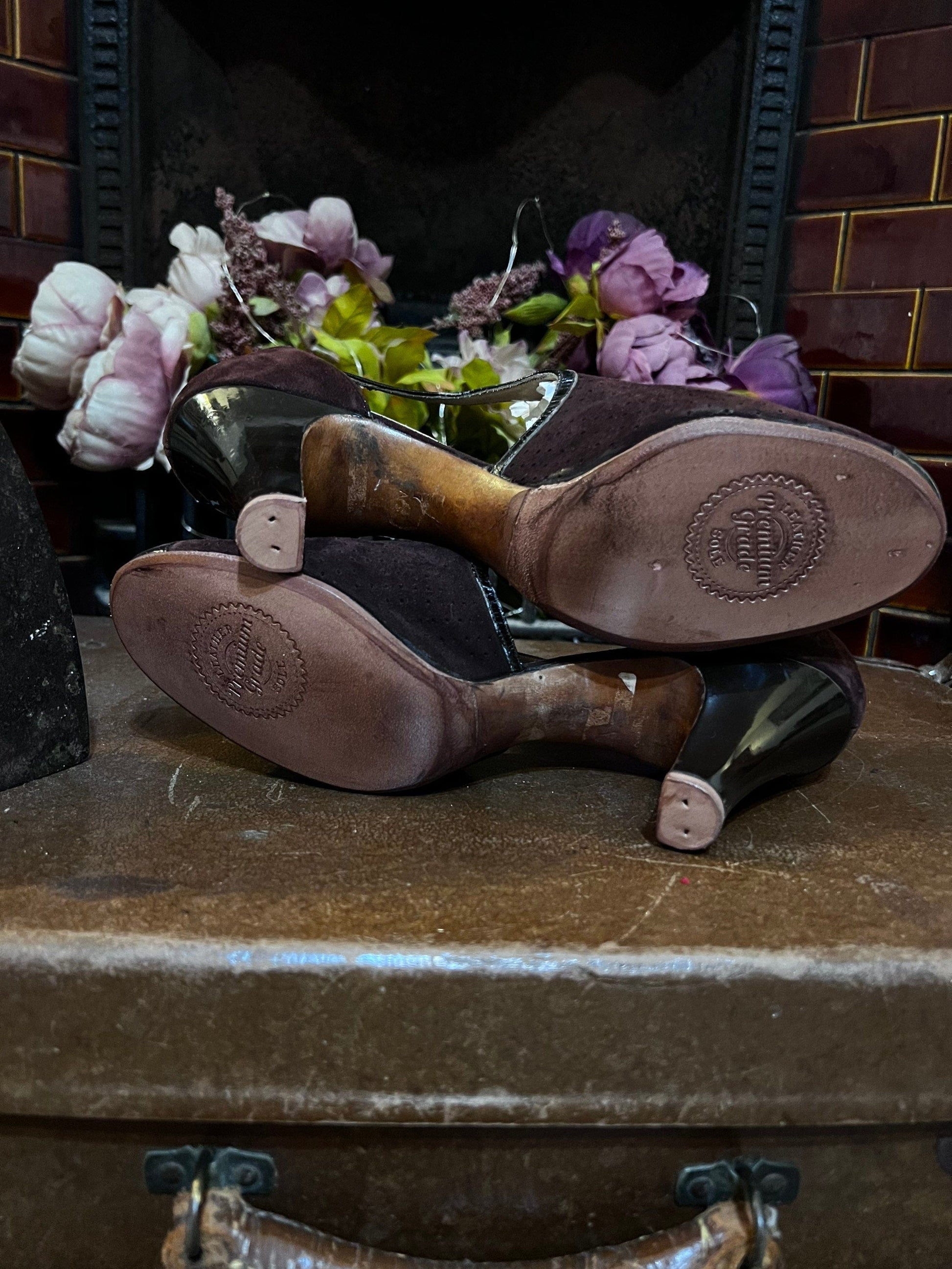 1940s Vintage Shoes burgundy and black  suede shoes suede Shoes UK 5 - Vintage slipper - Vintage Shoes, sandals 1940s Vintage