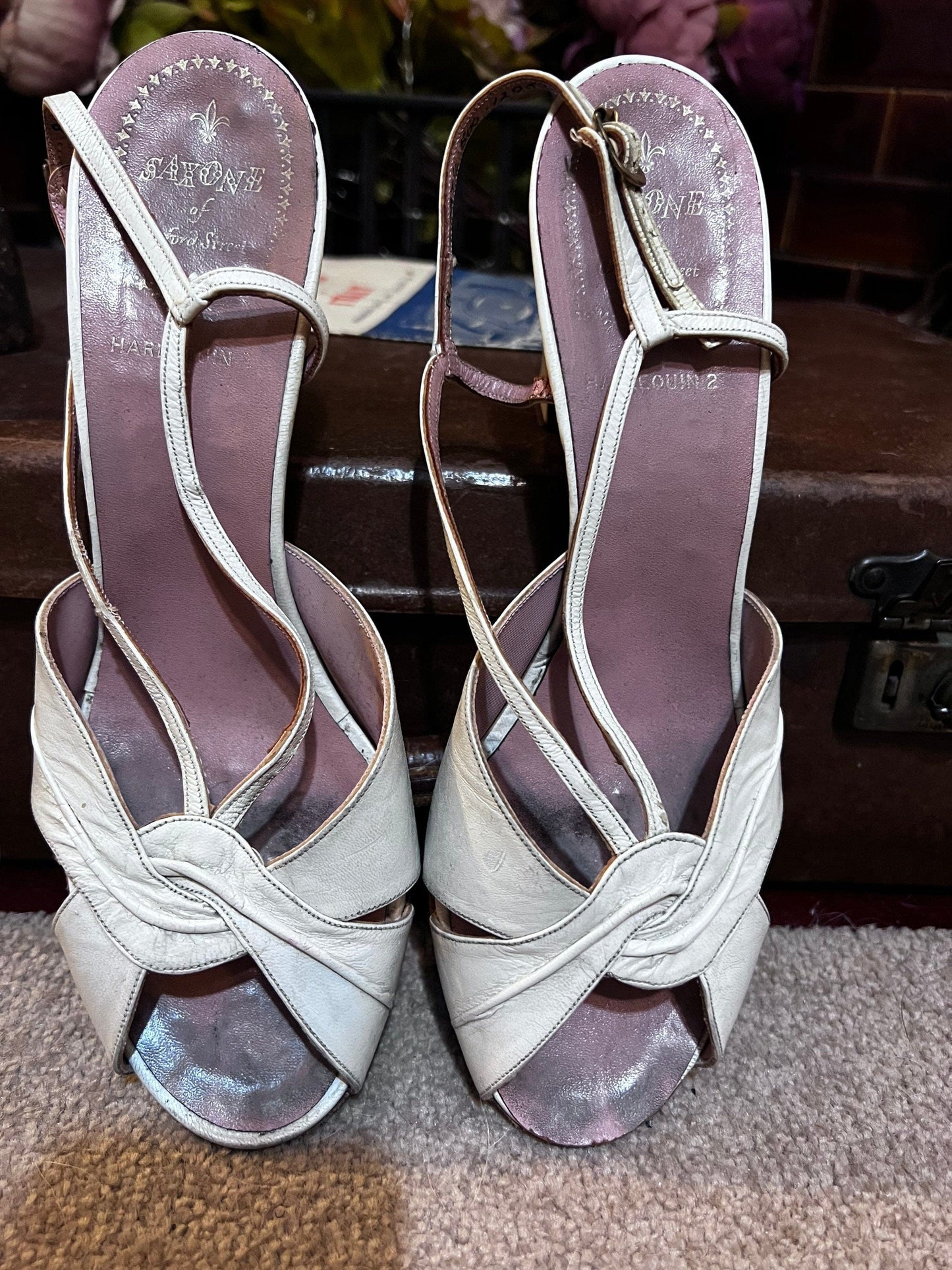 1940s Vintage Shoes cream Sandals Dance Shoes UK 5 - Vintage Sandals - Vintage Shoes Saxone of Oxford Street