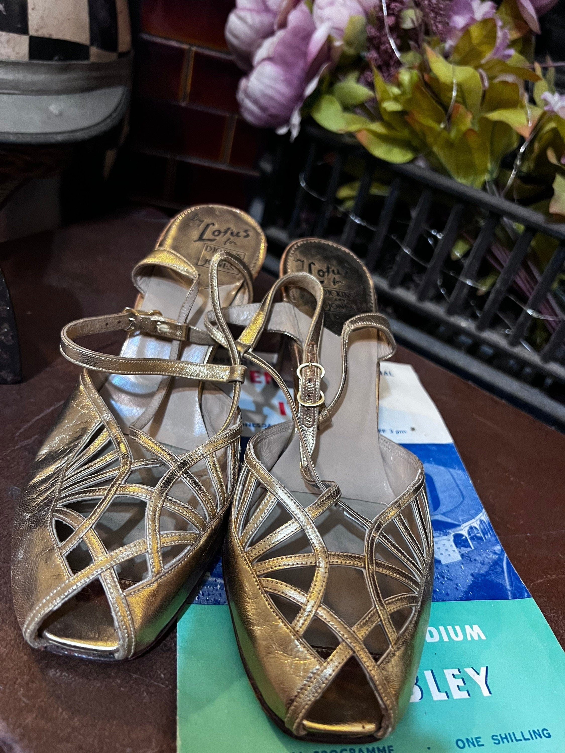 Vintage shop gold shoes