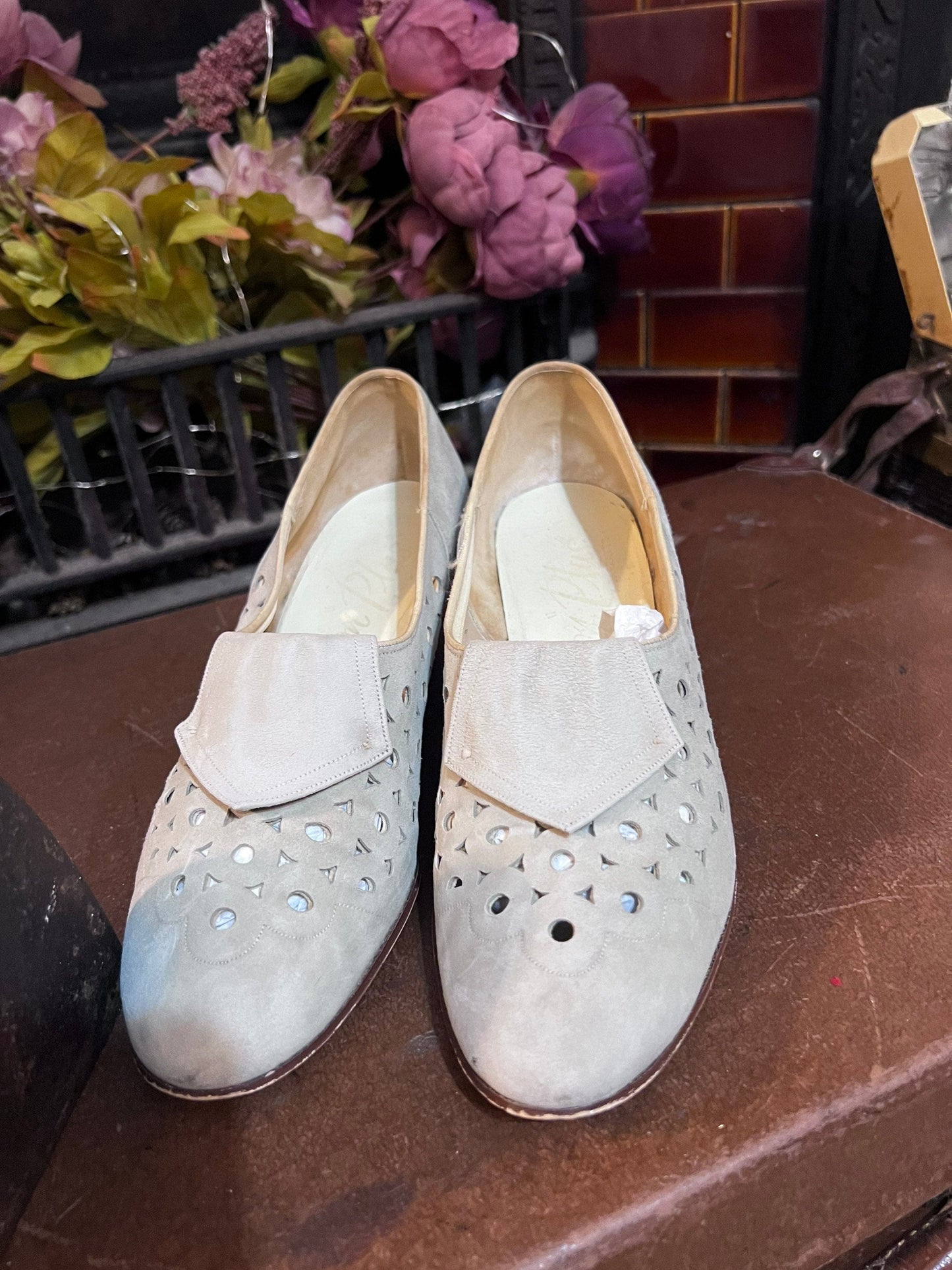 1940s Vintage Shoes grey suede shoes suede Shoes UK 5 - Vintage slipper - Vintage Shoes, sandals 1940s Vintage