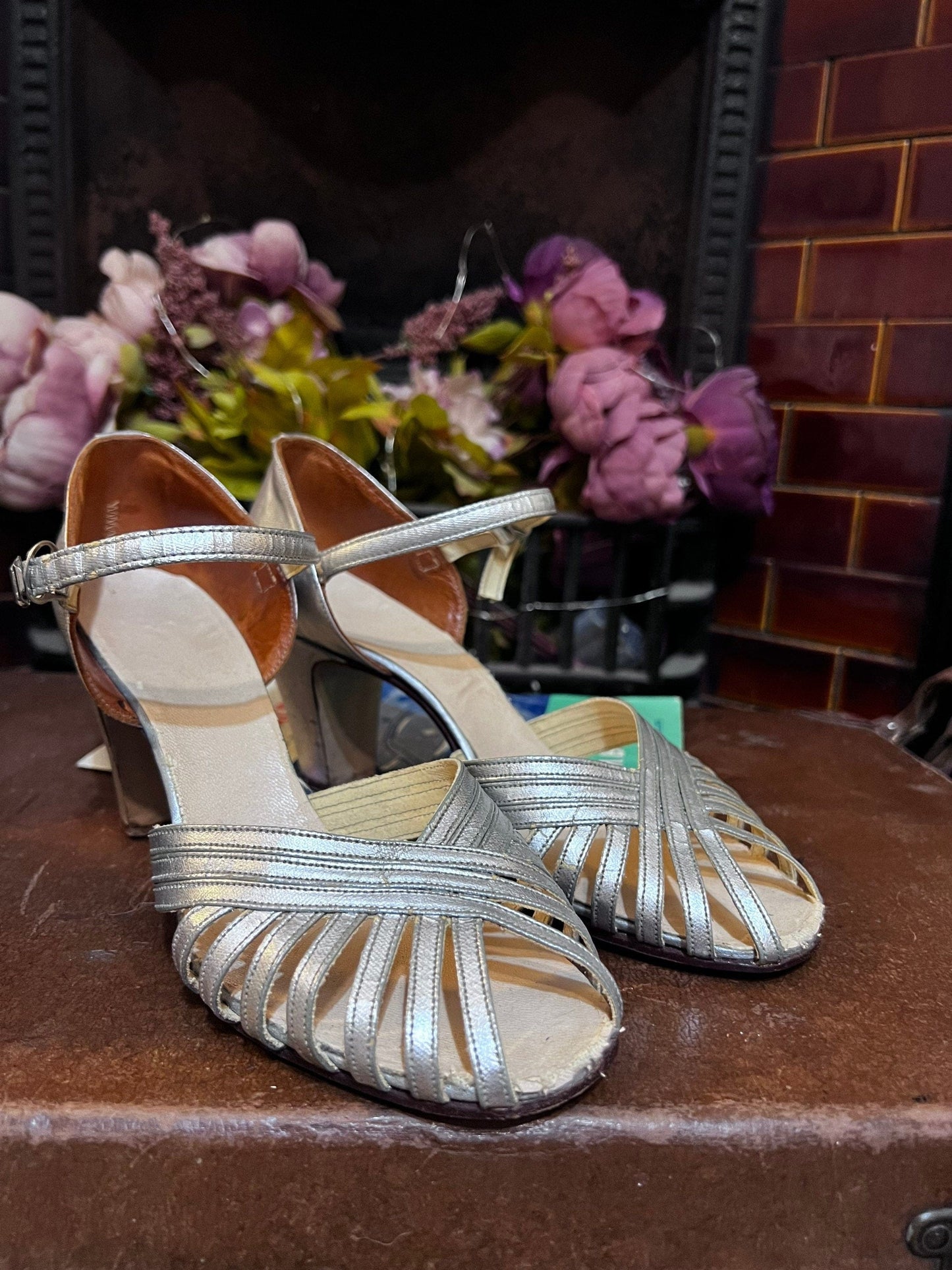 1940s Vintage Shoes Silver Evening Sandals Dance Shoes UK 5/5.5 - Vintage Sandals - Vintage Shoes