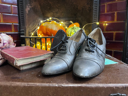 1970’s Vintage Shoes Grey Leather lace up heeled Shoes grey leather UK6 - Vintage Vintage Shoes, 70s Shoes, Duo Spanish made