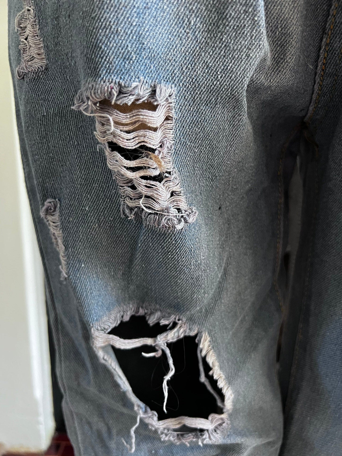 1990s Vintage mid rise blue wide leg tapered stonewash ripped jeans, UK 8/10 waist 29” leg 31”