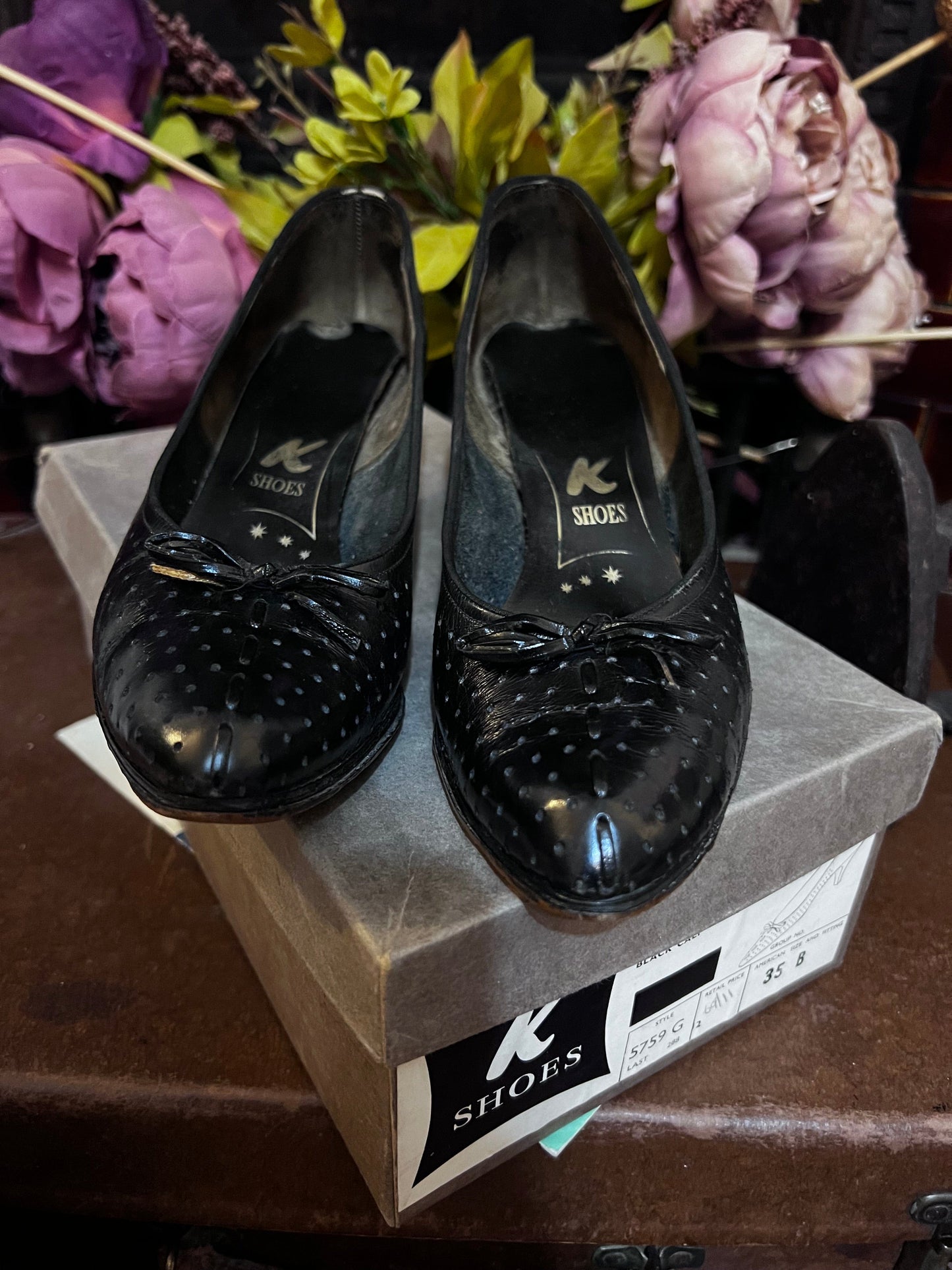 70s Black Shoes leather Pointed Shoes Black Kid leather, Vintage Vintage Shoes, 70s Shoes, vintage shoes & box UK2.5, re-soled reheel needed