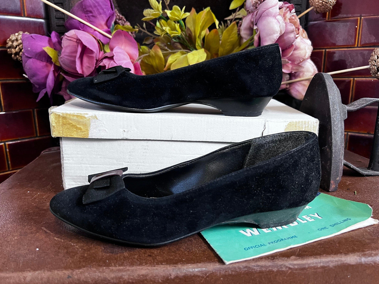 70s Black Shoes leather Pointed Shoes Black velvet, Vintage flats, Vintage Shoes, 70s Shoes, vintage shoes & box UK2 Vintage Italian shoes,