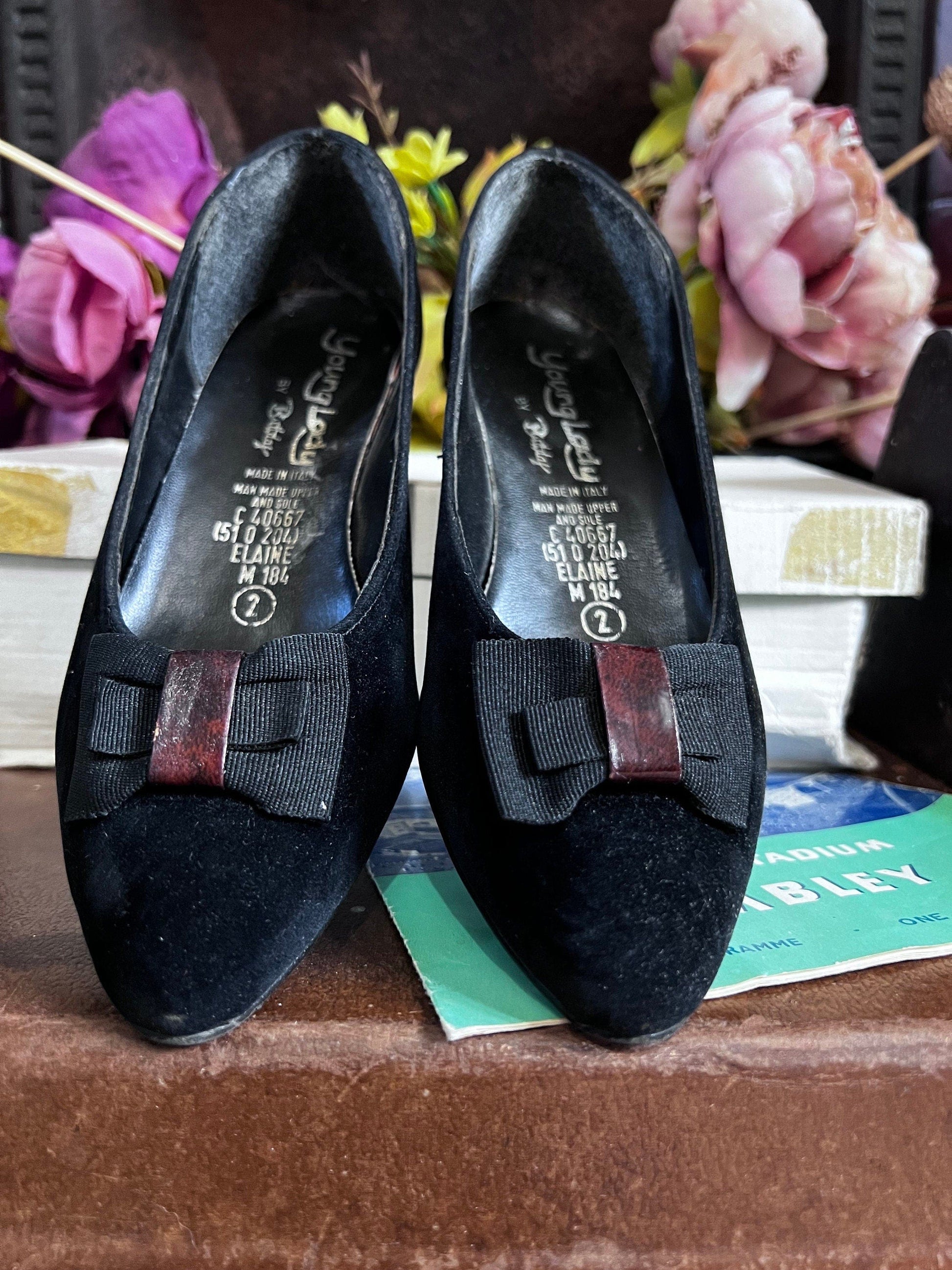 70s Black Shoes leather Pointed Shoes Black velvet, Vintage flats, Vintage Shoes, 70s Shoes, vintage shoes & box UK2 Vintage Italian shoes,