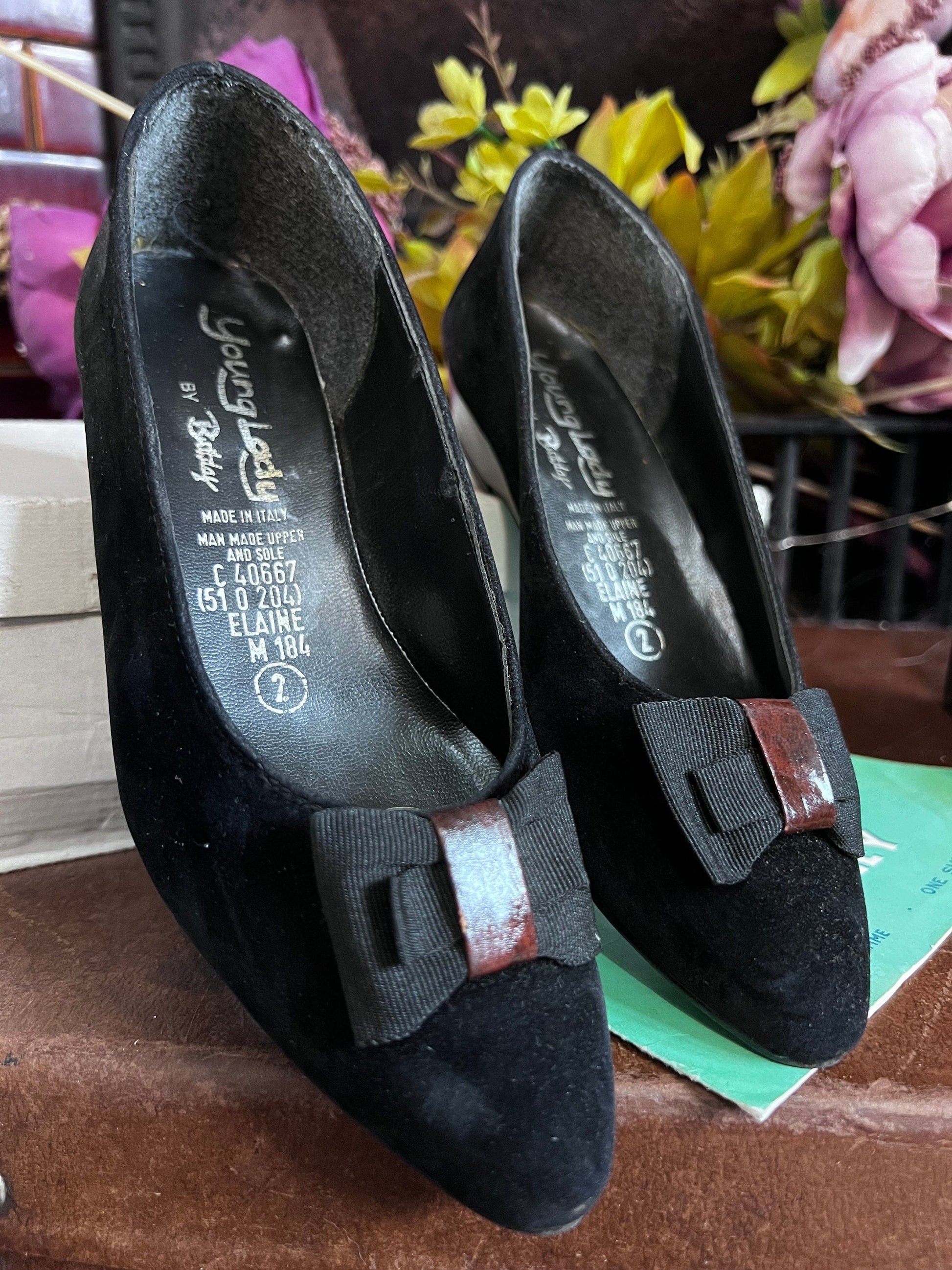 70s Black Shoes leather Pointed Shoes Black velvet, Vintage flats, Vintage Shoes, 70s Shoes, vintage shoes & box UK2 Vintage Italian shoes,