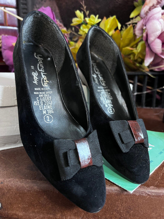 70s Black Shoes leather Pointed Shoes Black velvet, Vintage flats, Vintage Shoes, 70s Shoes, vintage shoes & box UK2 Vintage Italian shoes,