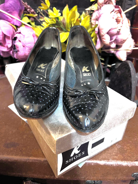 70s Black Shoes leather Pointed Shoes Black Kid leather, Vintage Vintage Shoes, 70s Shoes, vintage shoes & box UK2.5, re-soled reheel needed