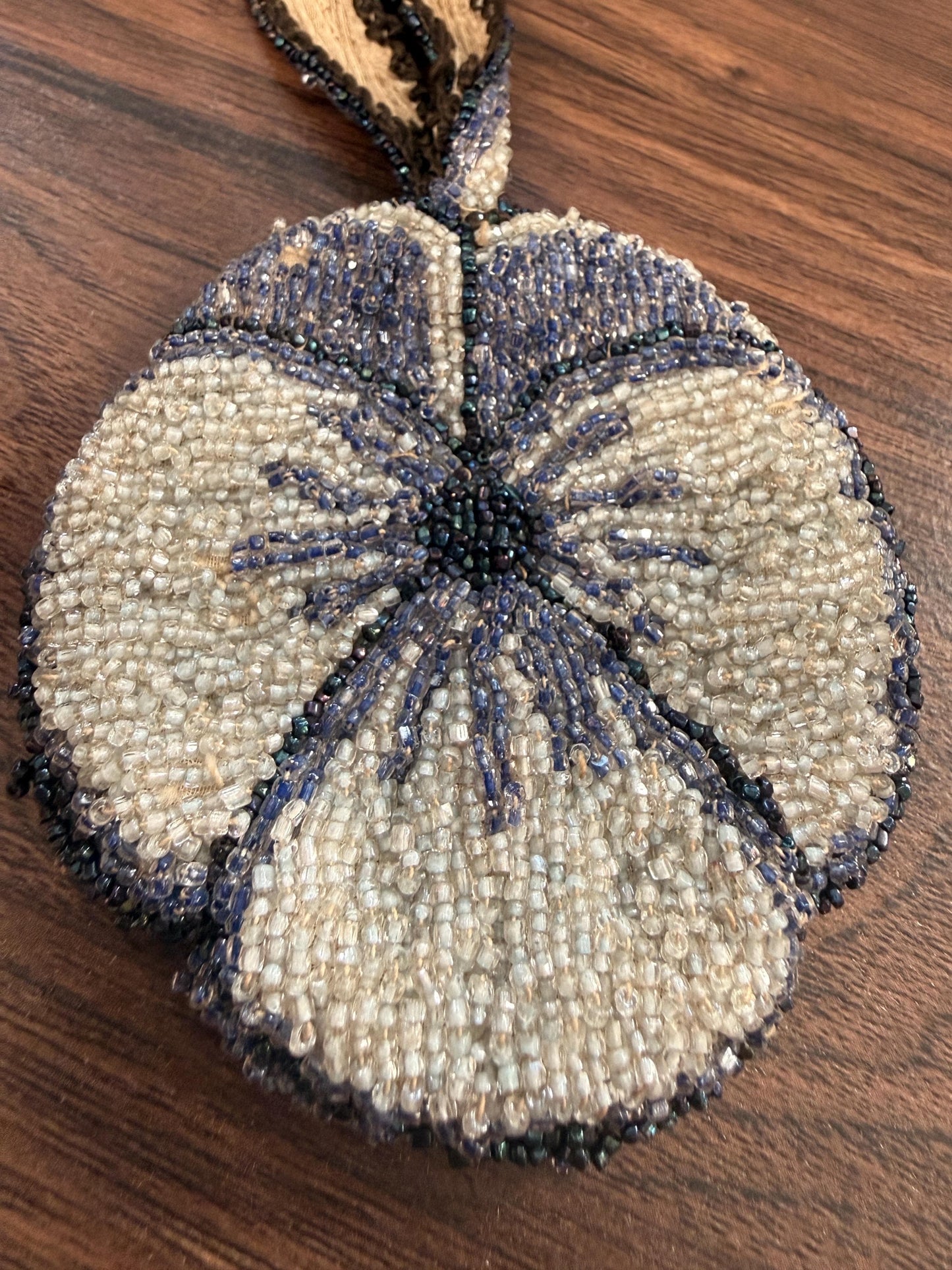 Antique c.1920 Pansy Flower Glass Beaded Wristlet Purse Art Deco Floral Coin Bag