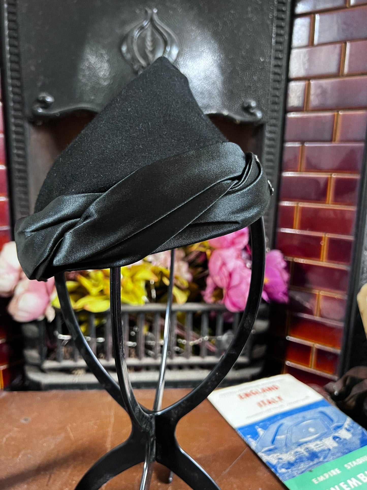 Black 1930s vintage hat’s Felt Tilt Perching Hat  Black Ribbon Felt , 1930’s Tilt Hat , 30’s Perching Hat ,
