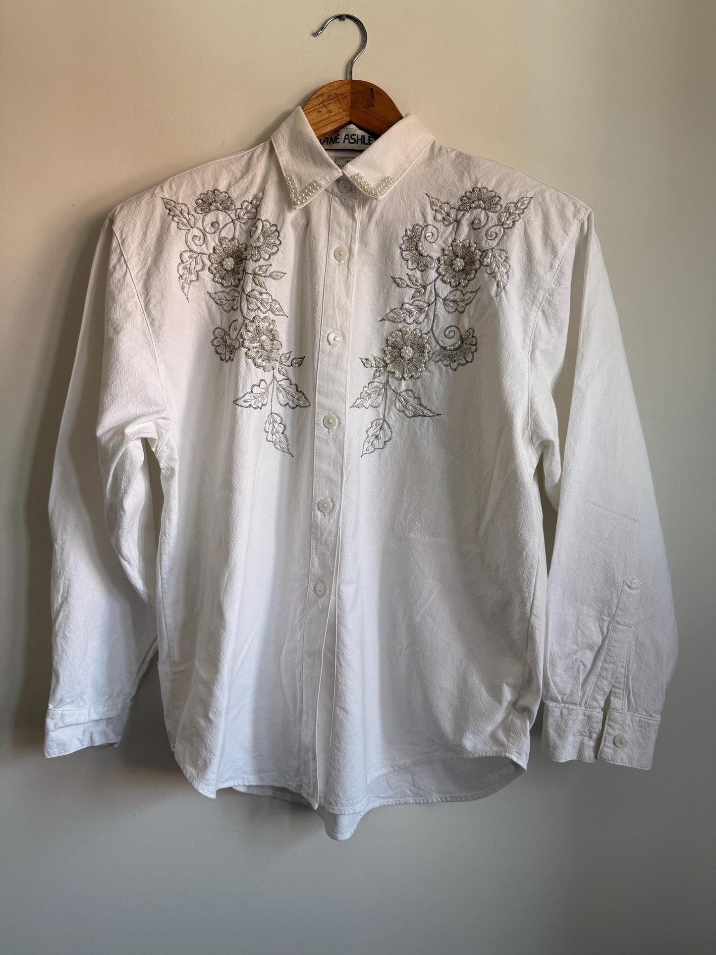 Vintage Jane Ashley White Cotton Shirt | Pearl Beaded Floral Embroidered Blouse | Cottagecore Statement Shirt Size M