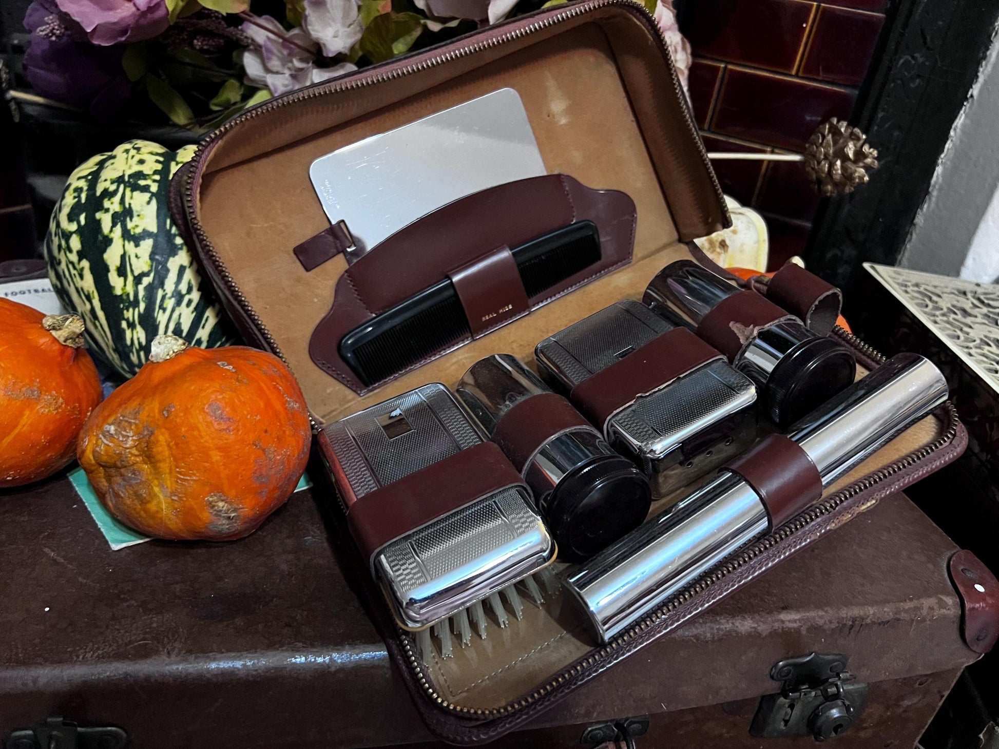 Gents Vintage, Vanity Grooming Set, Leather Case, Vintage Travel, Brush Set, Vintage Mens Grooming Set, Comb Set, Bottles, Containers, 1940s