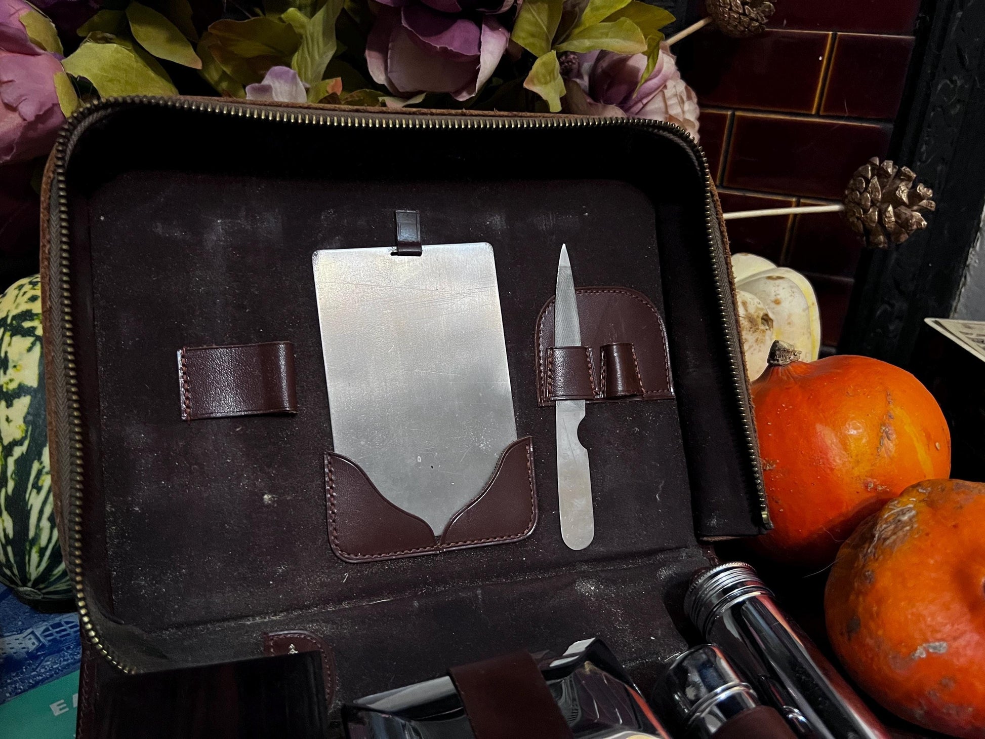 Gents Vintage, Vanity Grooming Set, Leather Case, Vintage Travel, Brush Set, Vintage Mens Grooming Set, Comb Set, Bottles, Containers, 1940s