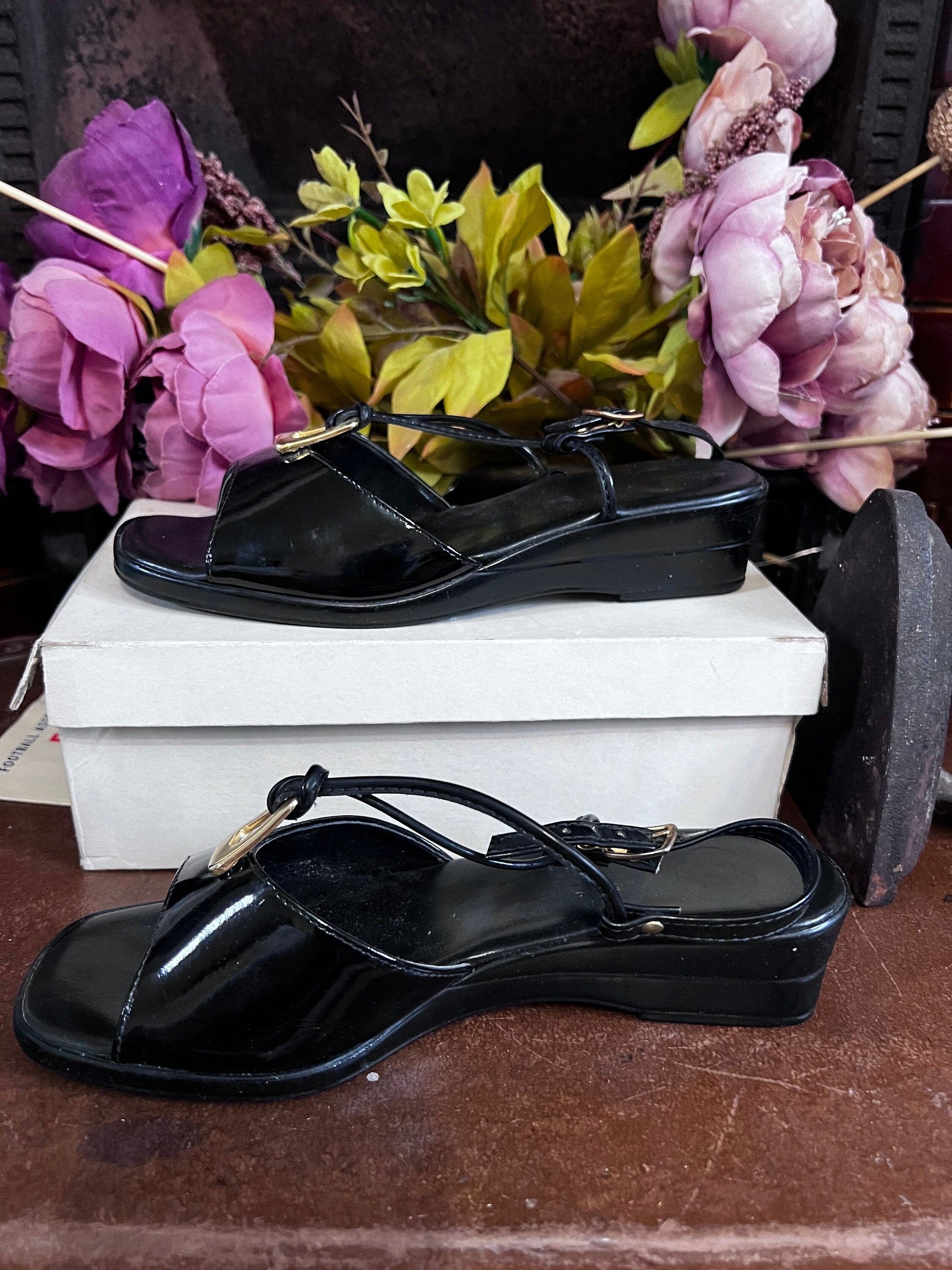 Patent Vintage Black Sandals Buckle K Shoes sandals patent, Vintage sandals, Vintage Shoes, 80s Shoes, vintage shoes & box UK3