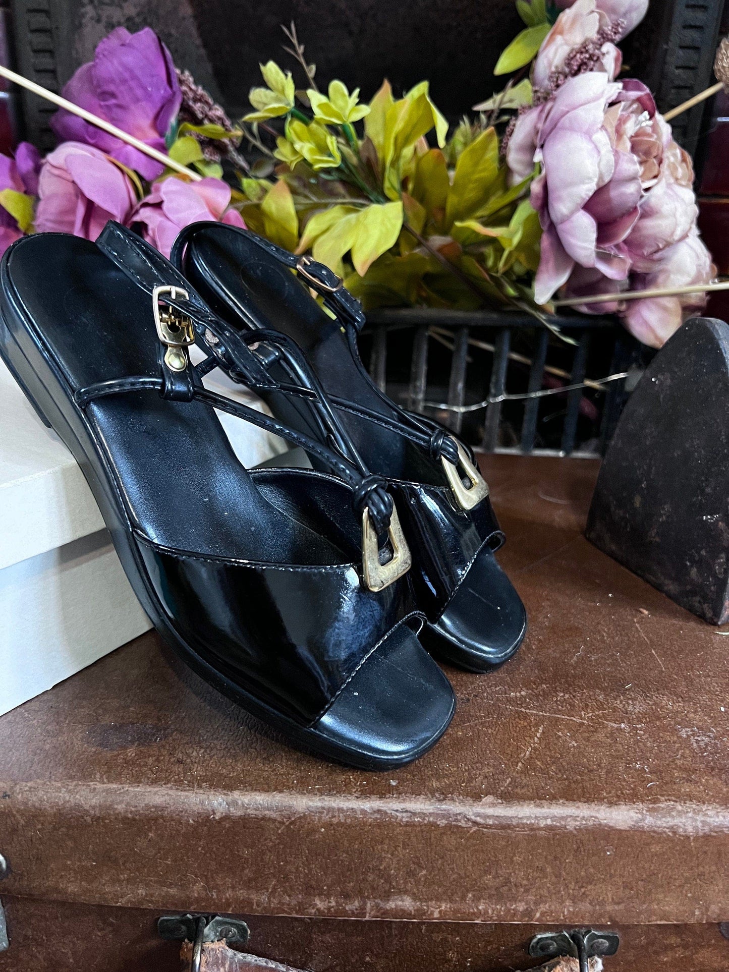 Patent Vintage Black Sandals Buckle K Shoes sandals patent, Vintage sandals, Vintage Shoes, 80s Shoes, vintage shoes & box UK3