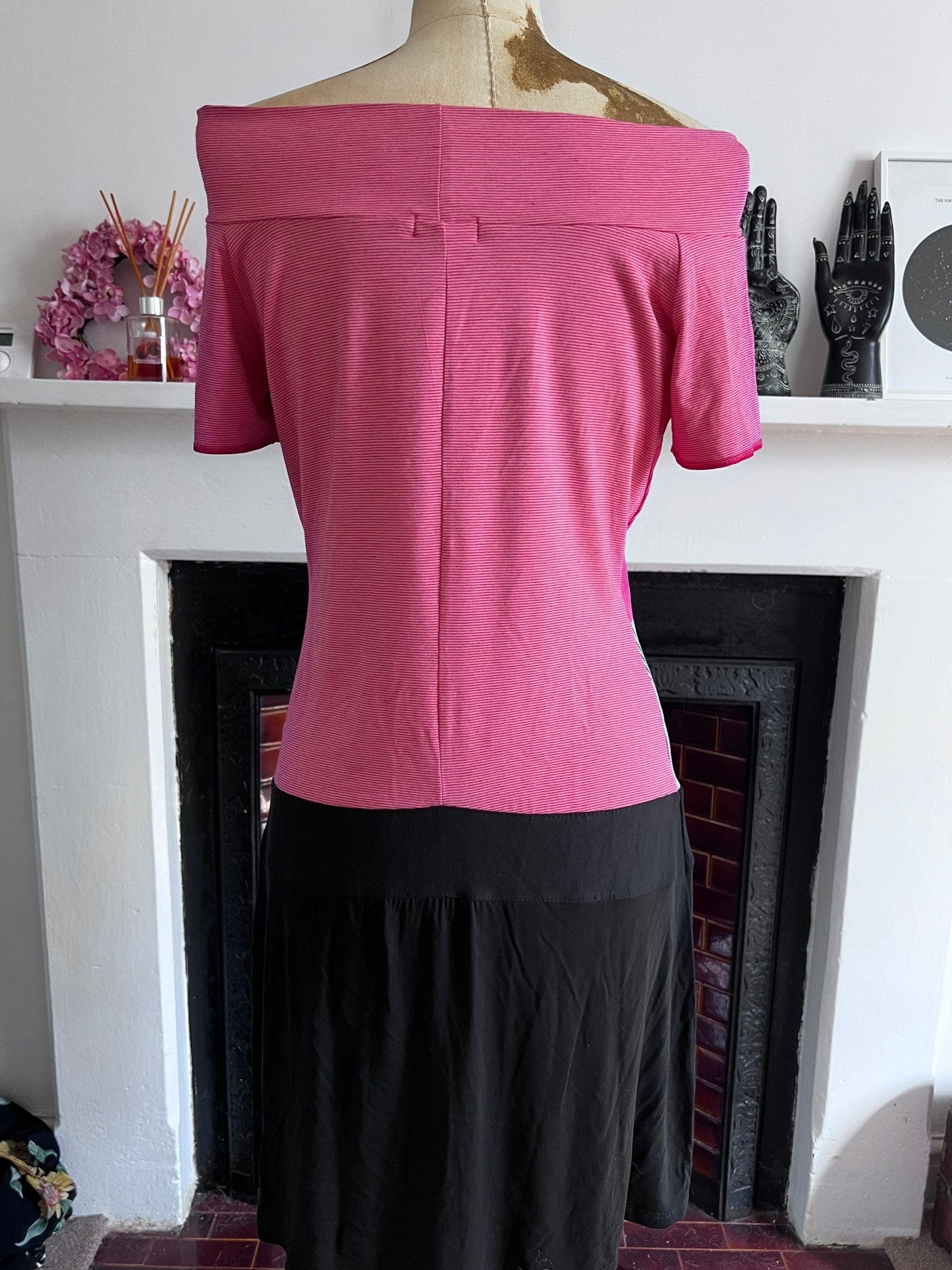 Pink Black Vintage Jersey Dress - Sunbathing Lady Dress - Off the shoulder summer dress in cute jersey fabric