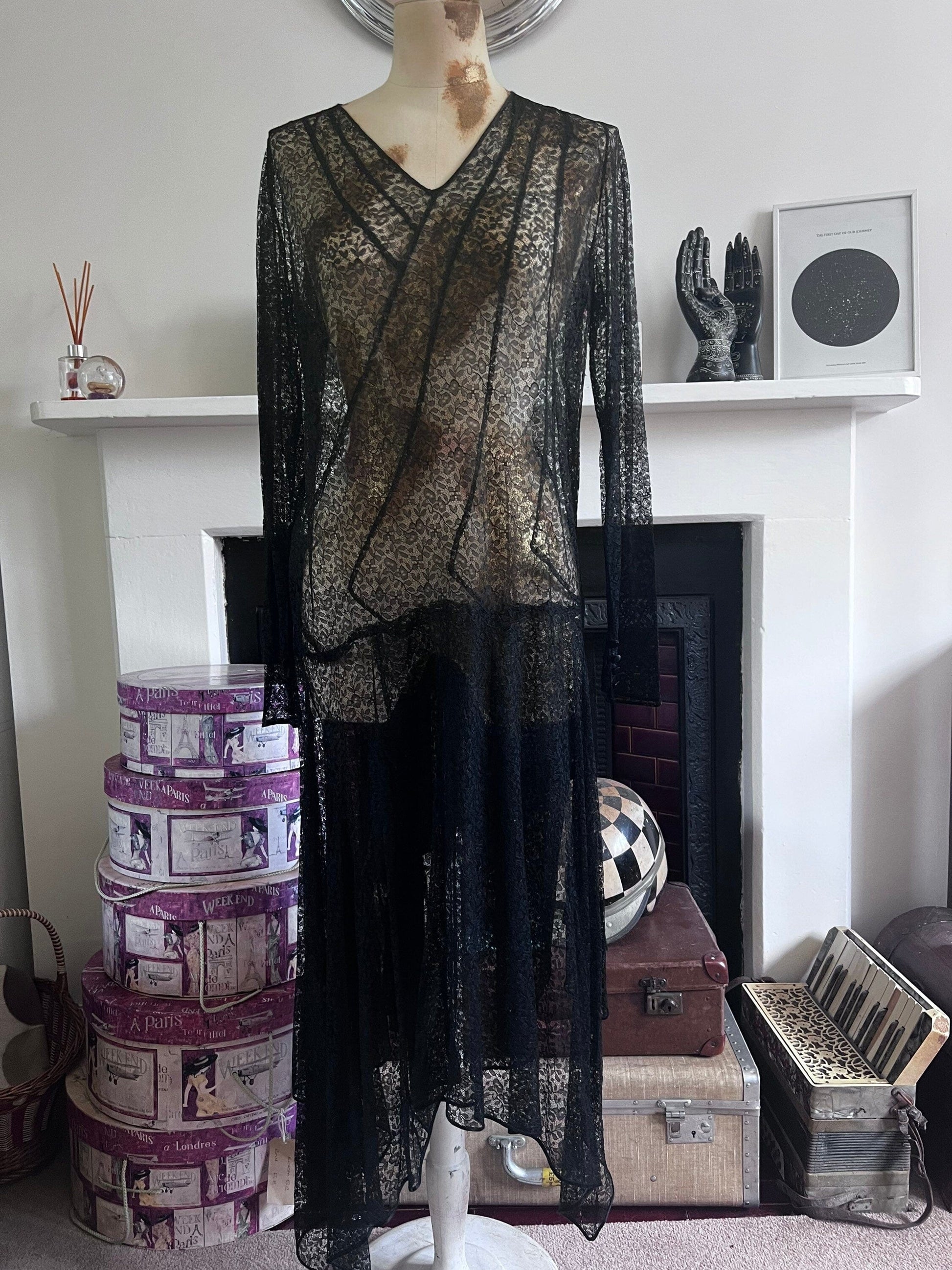 Vintage 1920s 30s Black Lace Long Sleeve  dress formal black lace evening dress  - 1930’s 20s - Vintage Dress, Vintage Gown Velvet Frock,