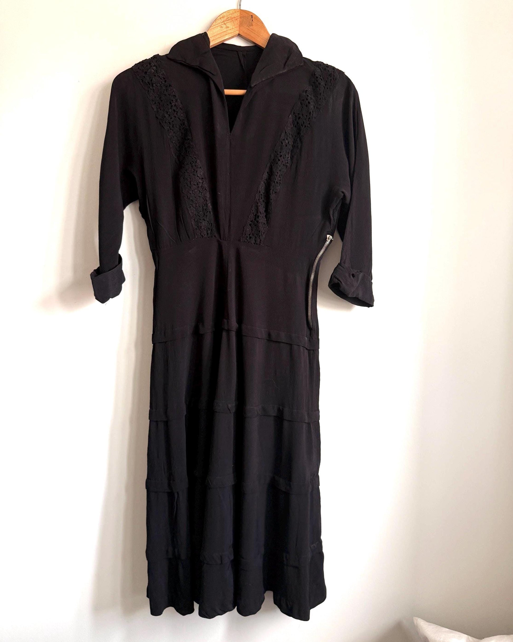 Vintage 1930s Black Crepe Dress UK 8-10 | Lace Trim Tiered Midi Dress | Art Deco Evening Dress | Late 30s Early 40s