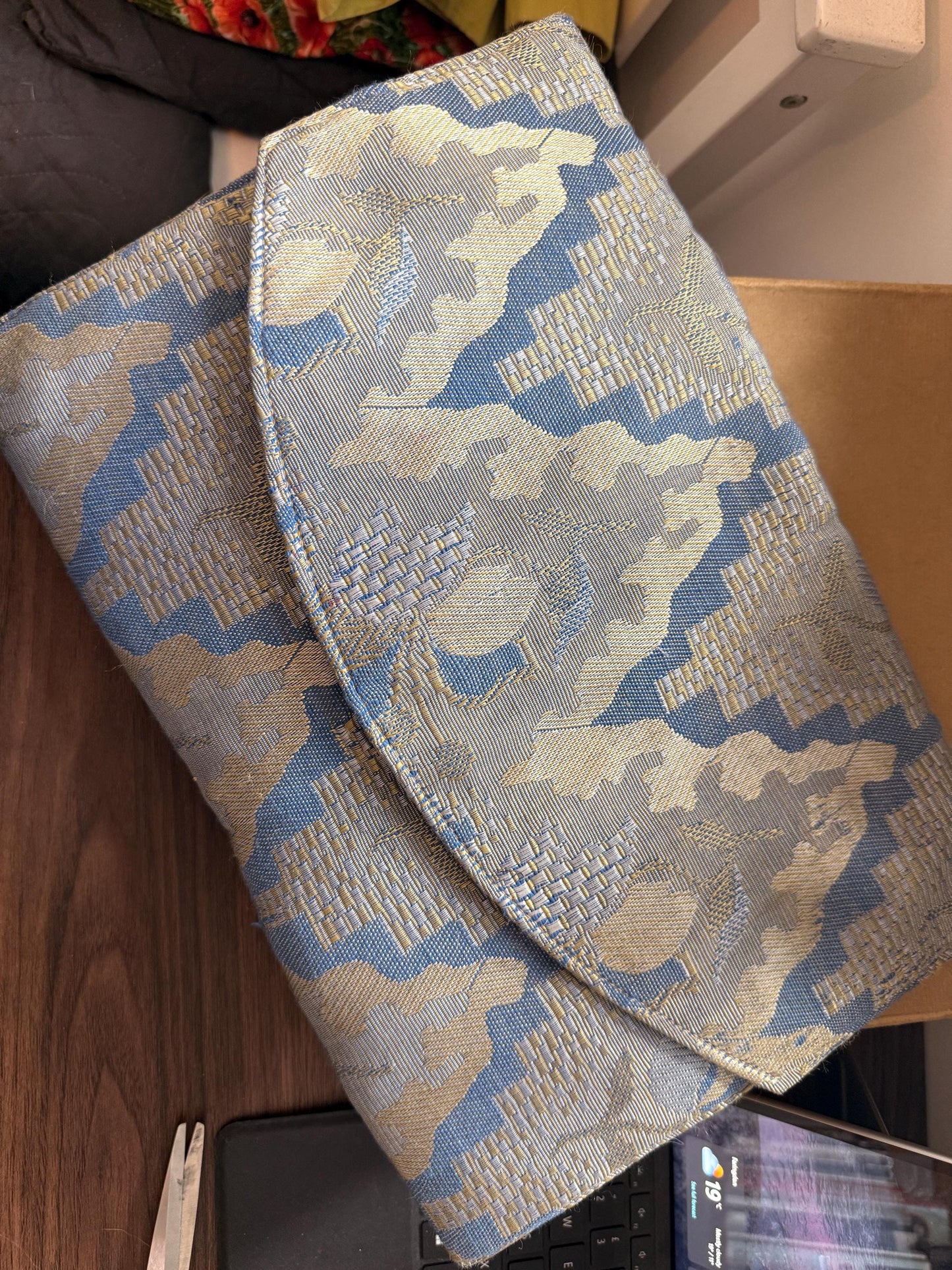 Vintage 1930s British Made Chinoiserie Brocade Envelope Clutch Bag – Blue Gold Evening Purse