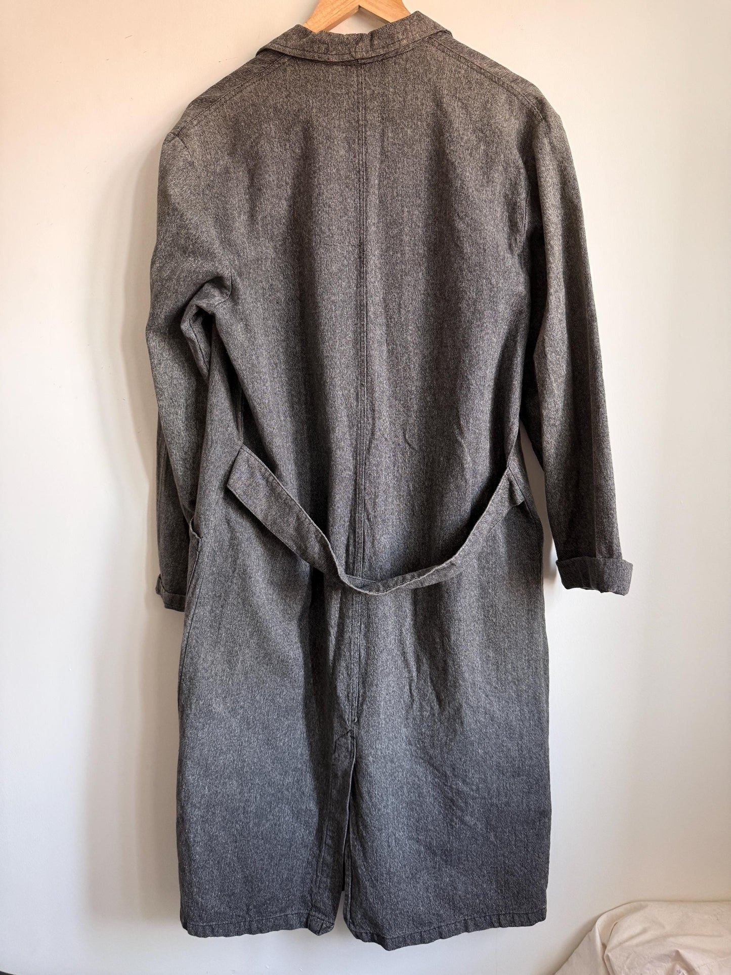 Vintage 1940s 1950s Grey Workwear Chore Coat Long Atelier Workshop Shop Coat Utility Jacket