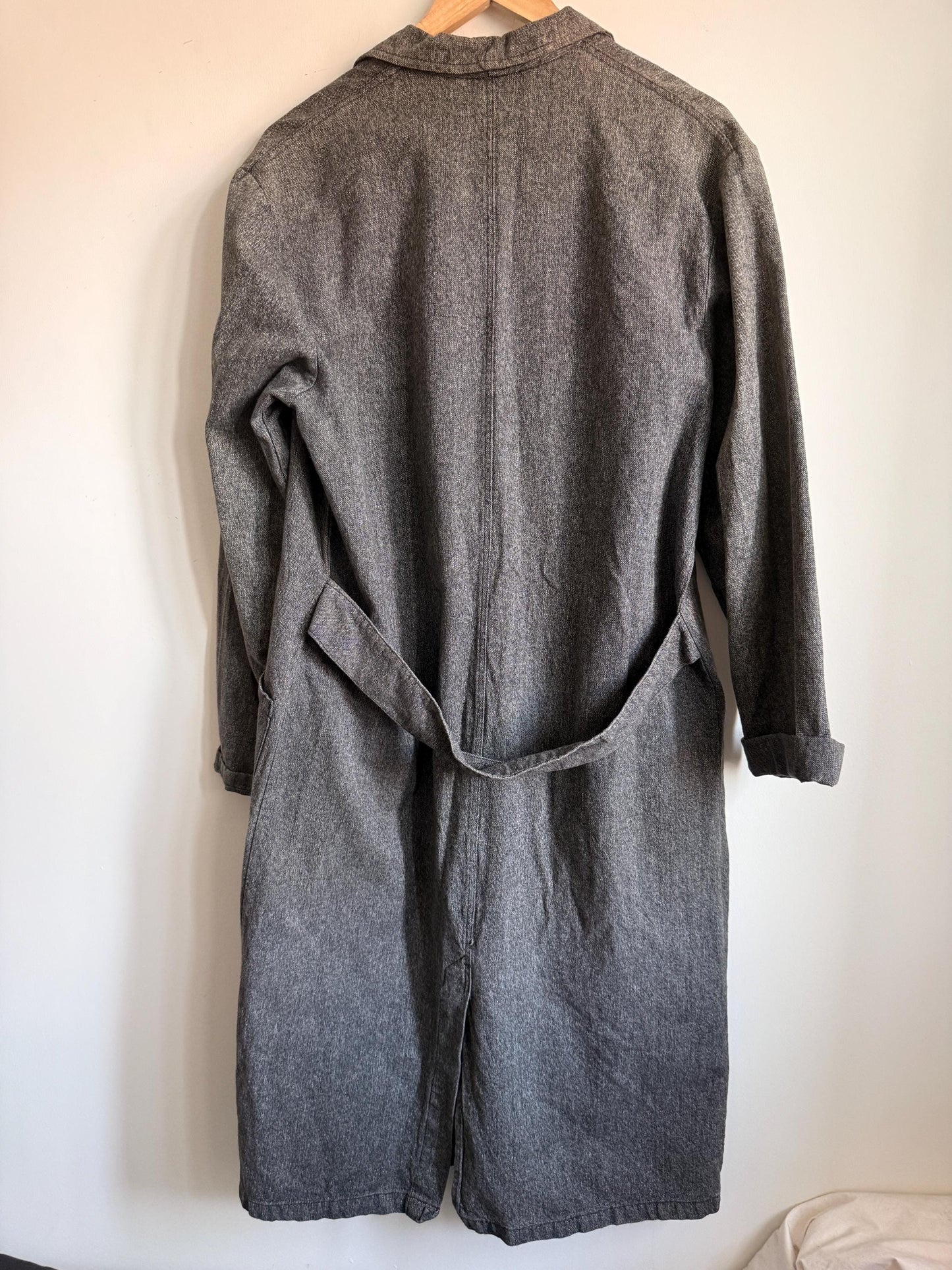 Vintage 1940s 1950s Grey Workwear Chore Coat Long Atelier Workshop Shop Coat Utility Jacket