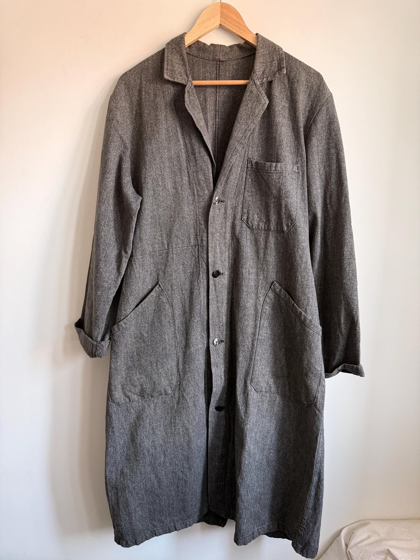 Vintage 1940s 1950s Grey Workwear Chore Coat Long Atelier Workshop Shop Coat Utility Jacket