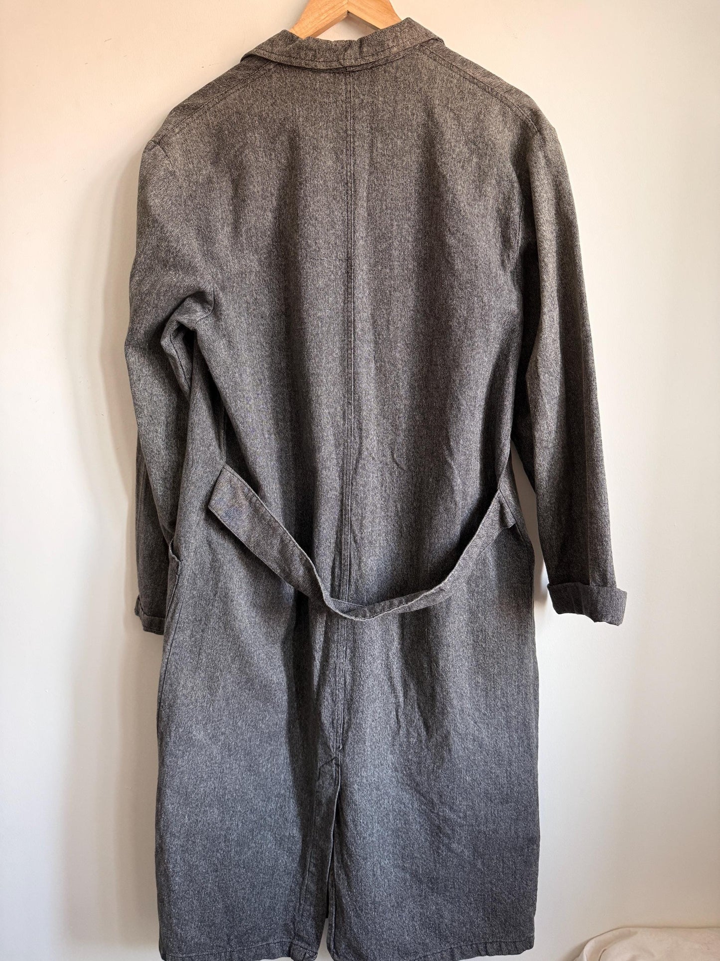 Vintage 1940s 1950s Grey Workwear Chore Coat Long Atelier Workshop Shop Coat Utility Jacket
